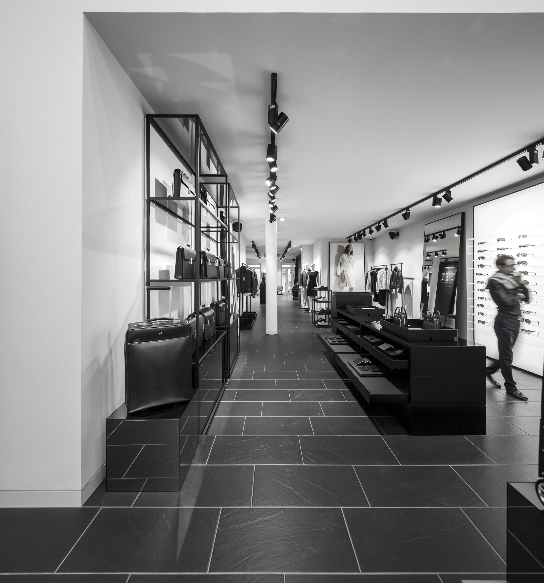 Porsche Design 打造豪华购物空间-3