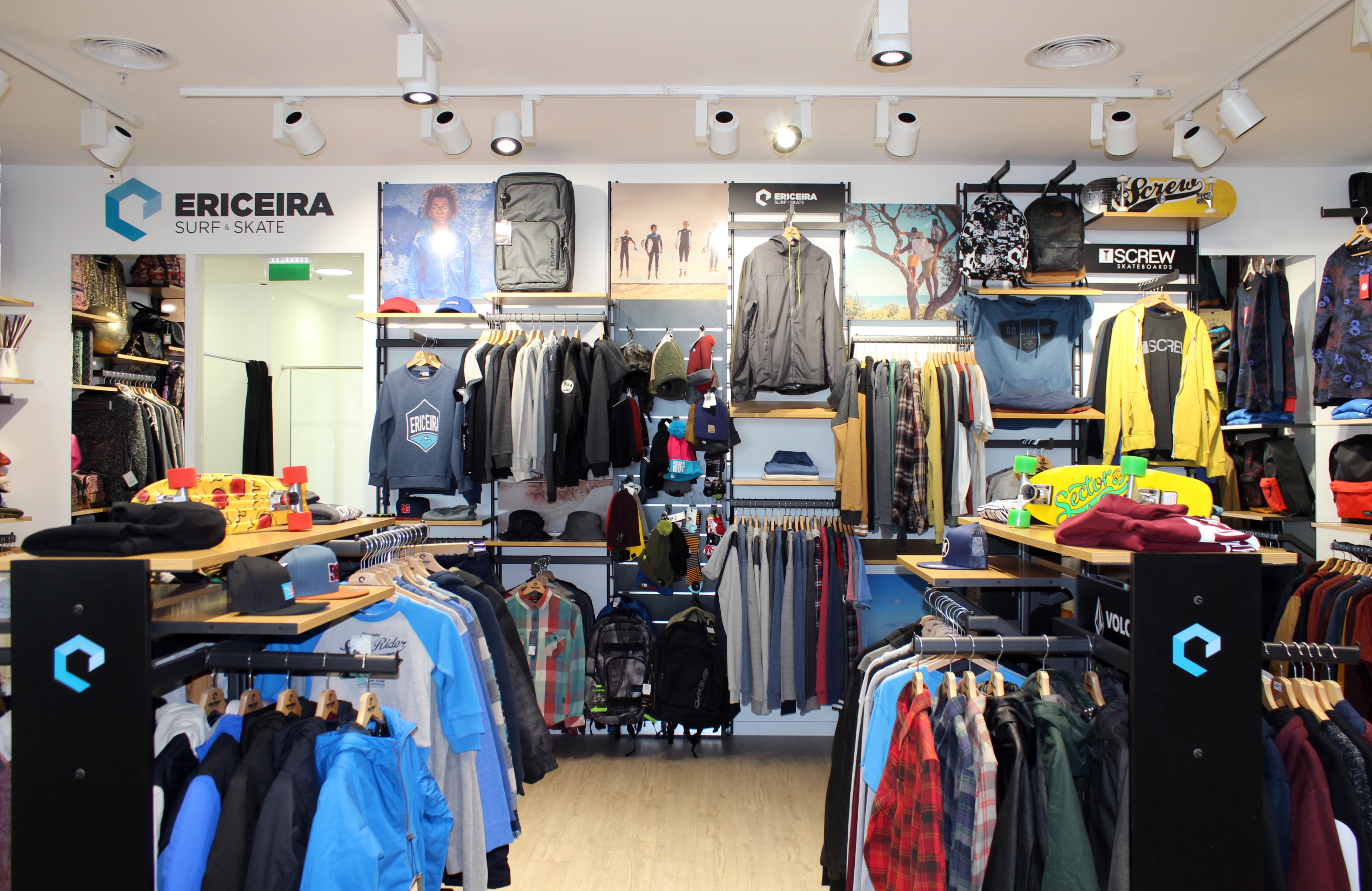 ERICEIRA SURF & SKATE 店铺室内设计-4