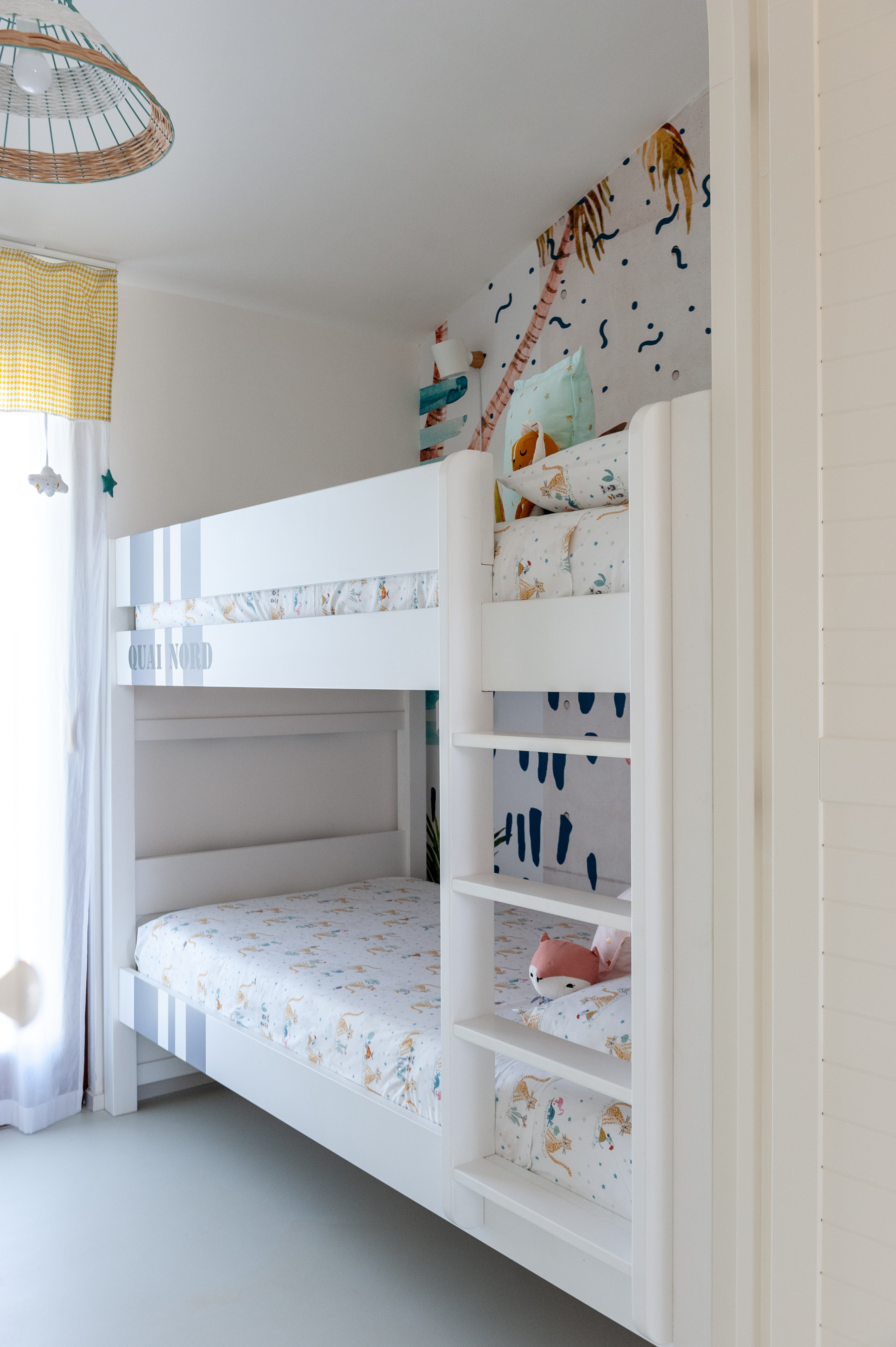 海洋主题的轻盈别墅设计-9