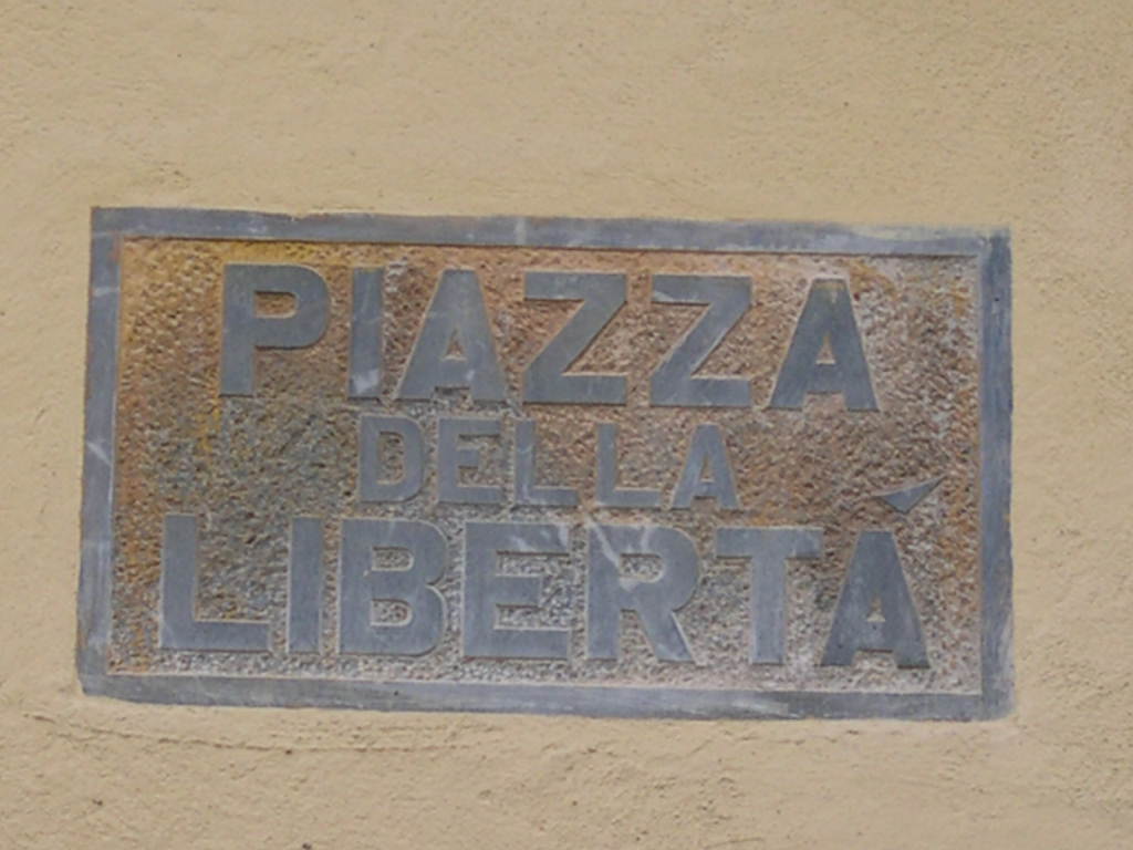 自由广场 · Porretta Terme 的白色大理石新地标-39