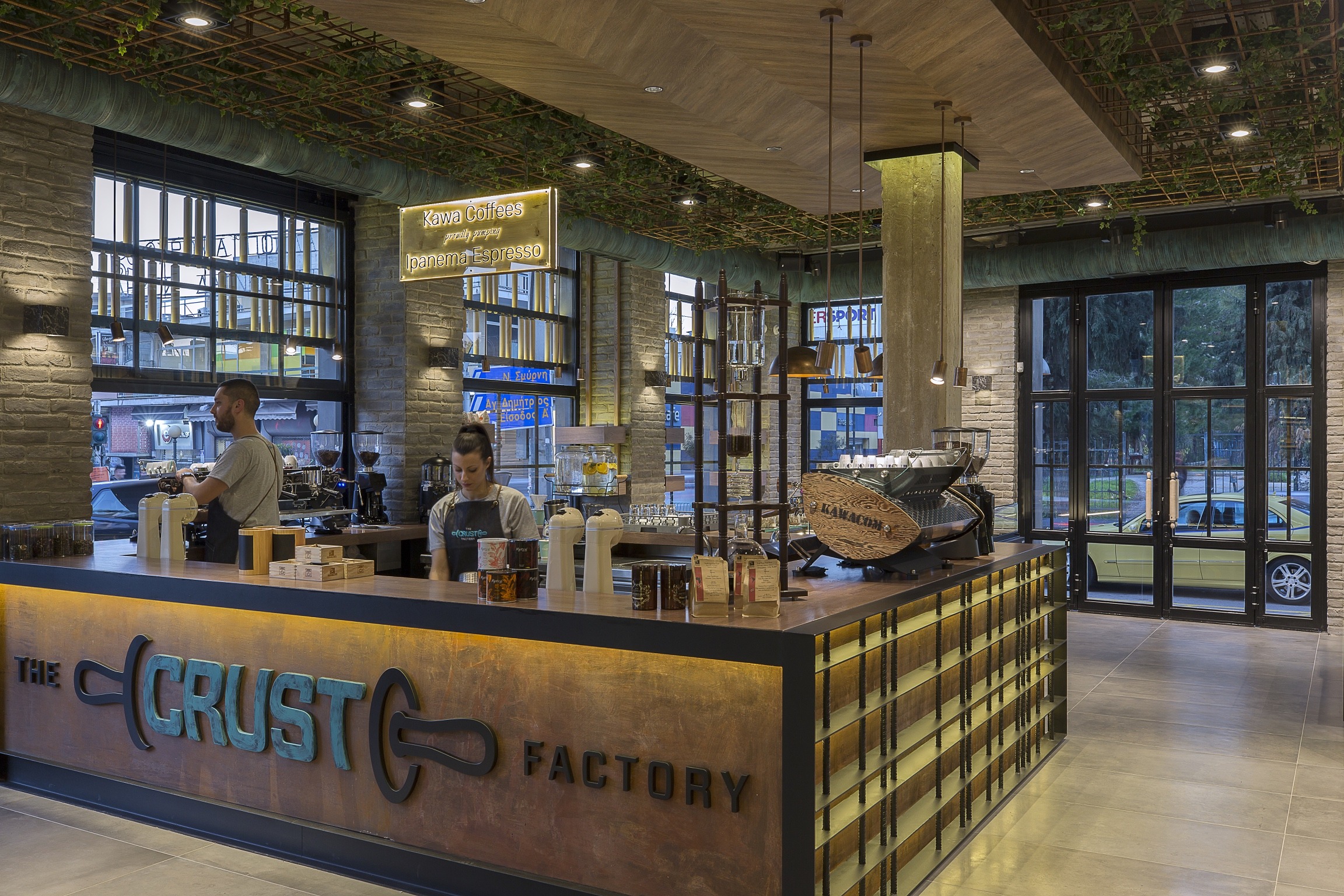 《crust factory | CAFE. BAKERY .PATISSERIE》——旧建筑翻新中的现代烘焙空间-4