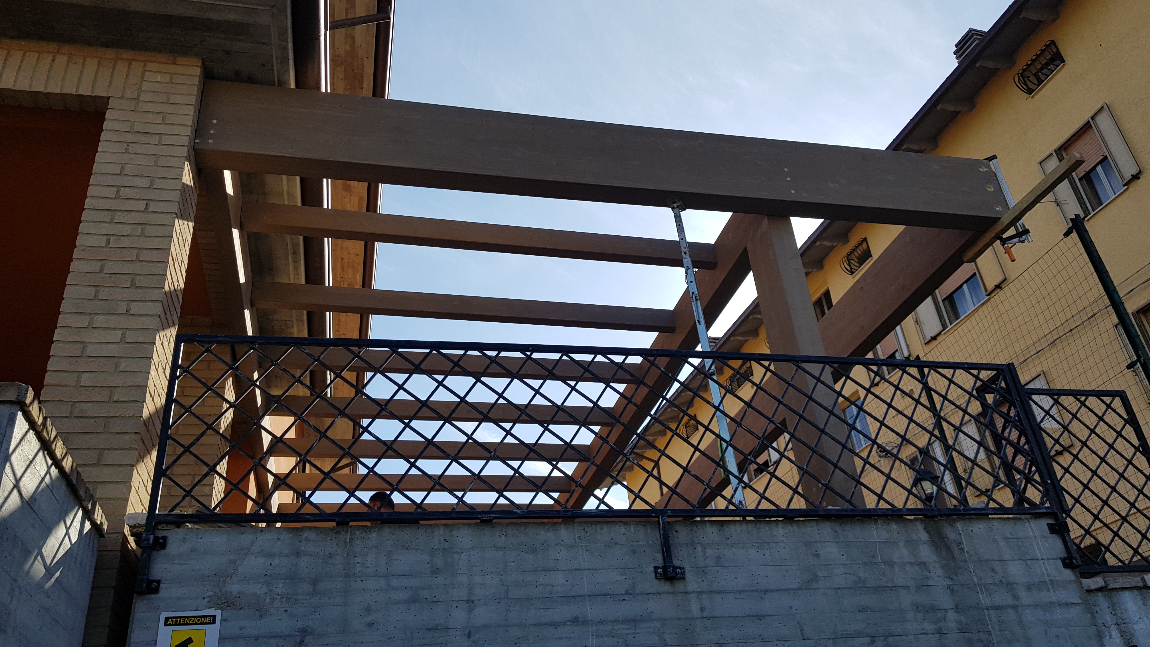 2019 年完成的独立住宅木结构顶部设计-4