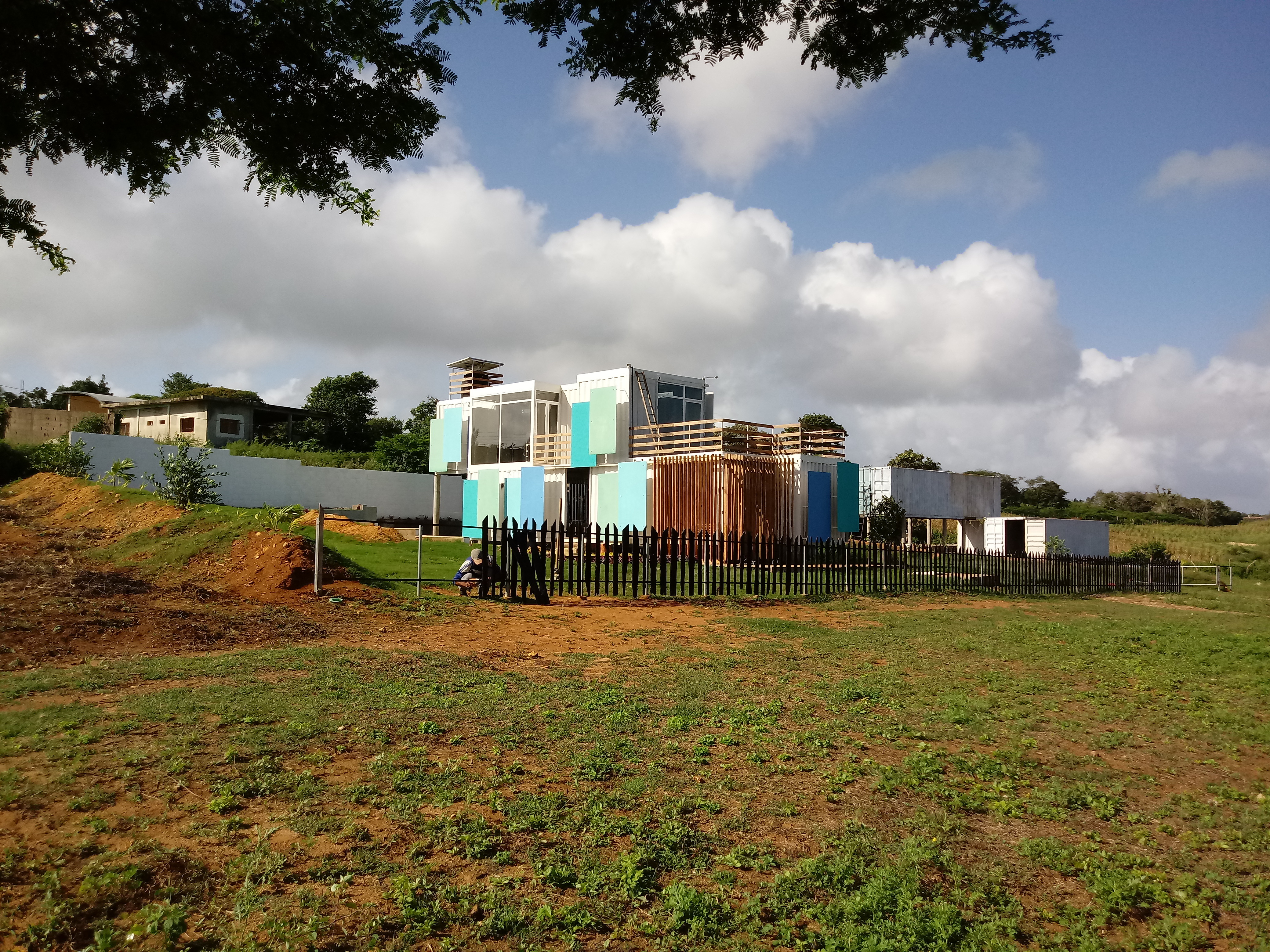 集装箱打造的环保智能家居-4