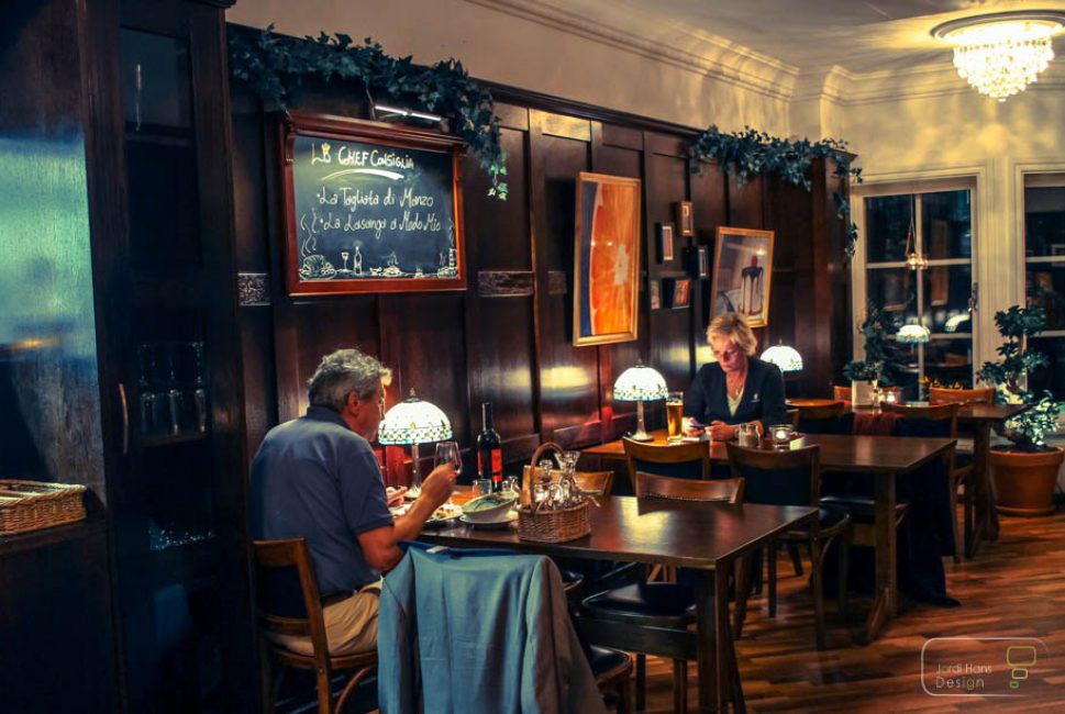 瑞典餐厅 La Locandiera 室内设计 | 打造温馨餐饮空间-4