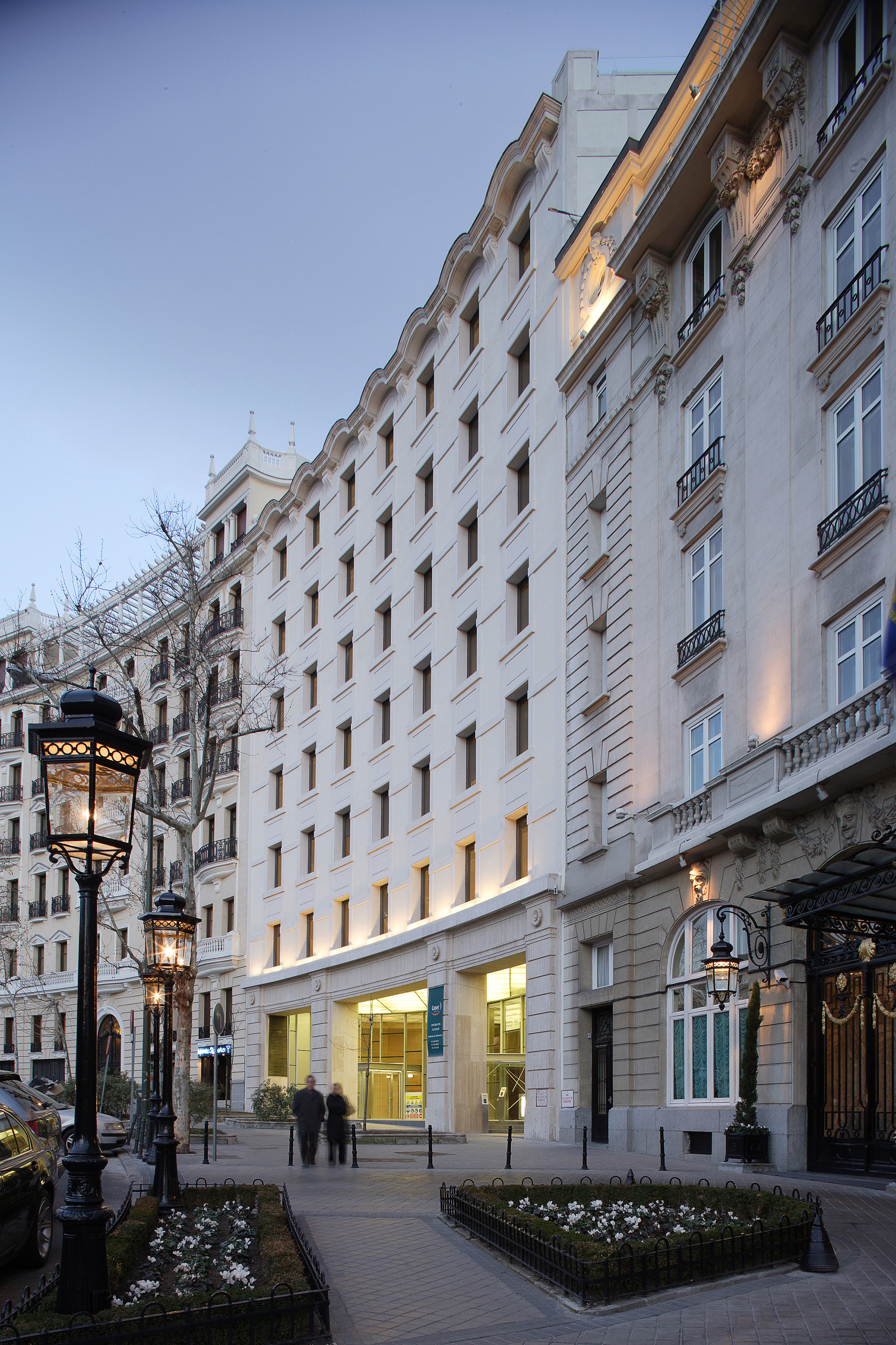 2005 年完工的 Caser Building 室内设计赏析-3