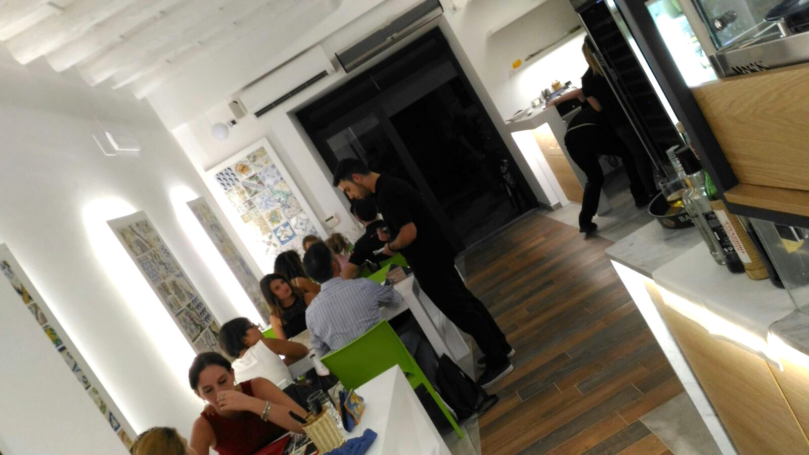 历史悠久的意大利披萨店，传统与创新的完美结合-18