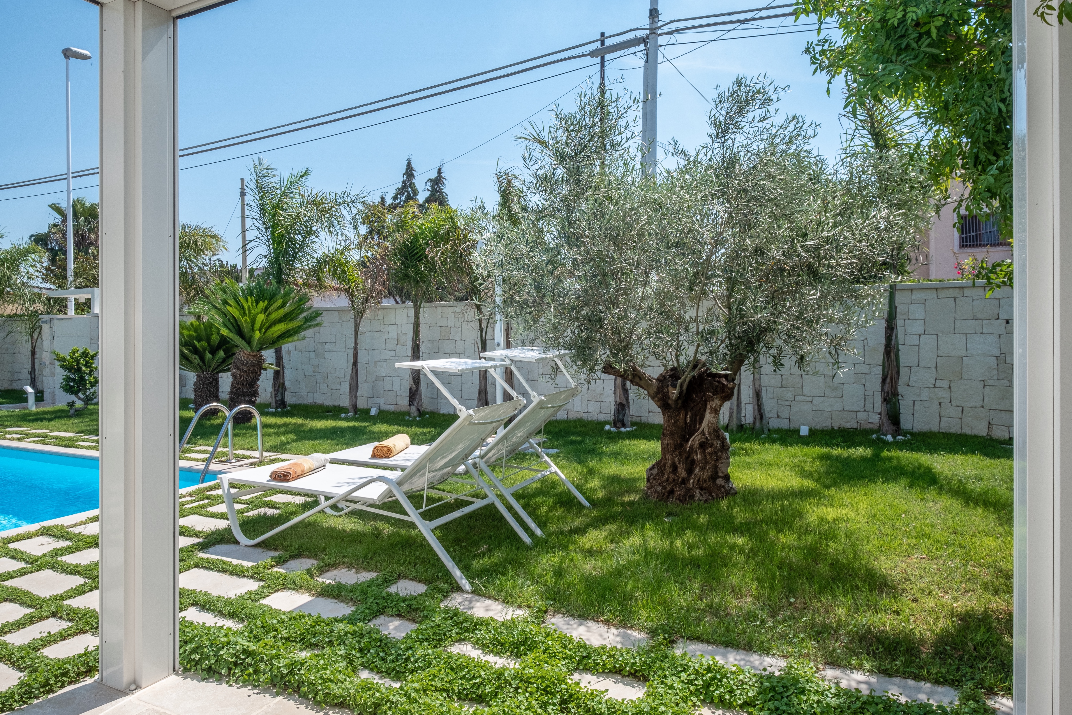 意大利普利亚海景别墅，现代风格与自然融合-16