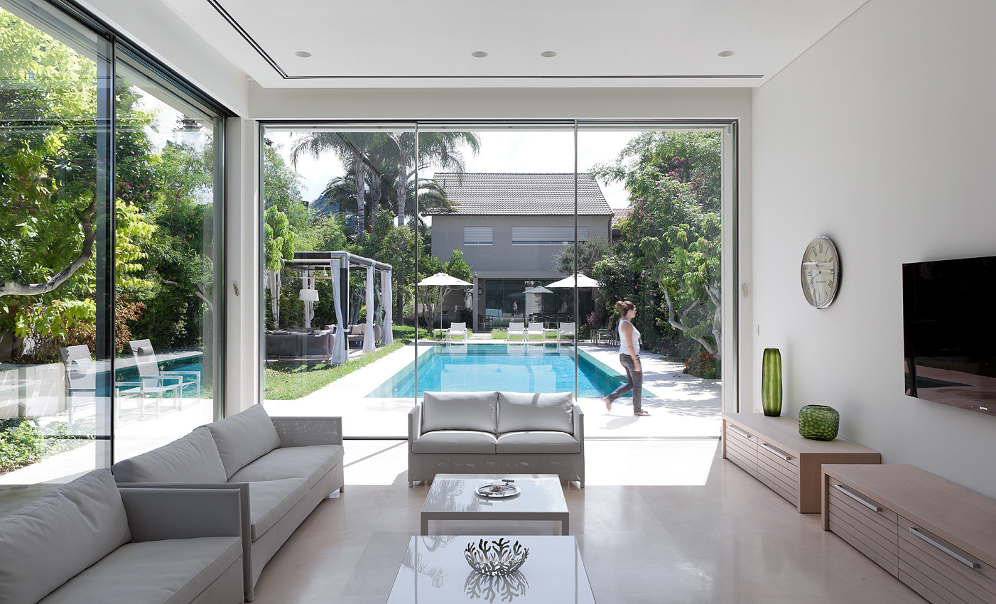 金光璀璨的家庭娱乐室-0