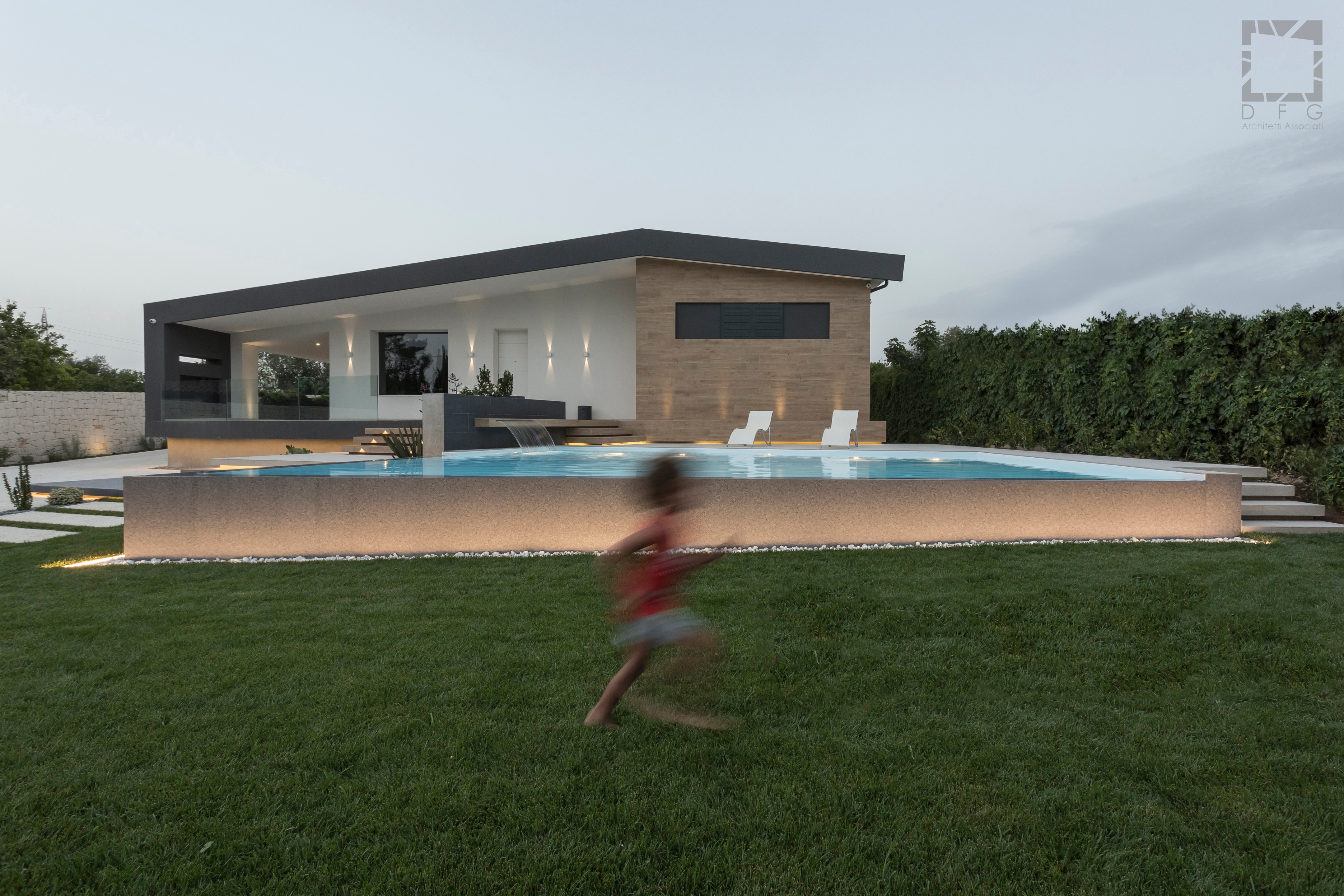 乡间别墅的屋顶奇观-1