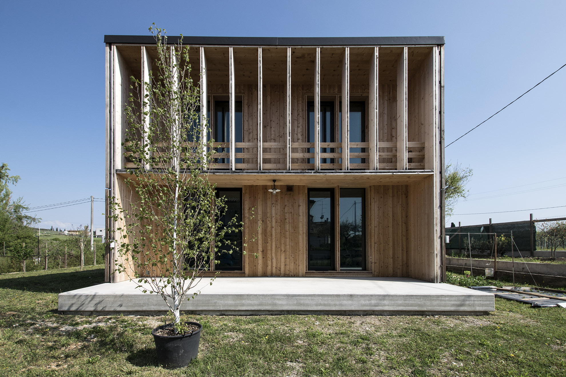 湖畔 V 型木质住宅-17