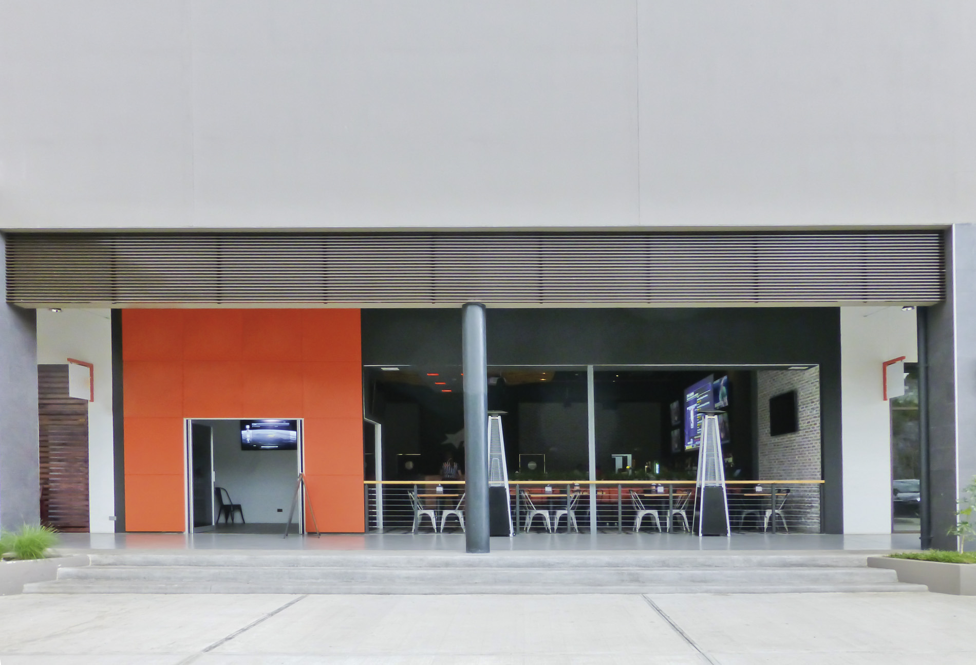 南美购物中心遮阳设计 | 舒适节能的铝制百叶窗-4