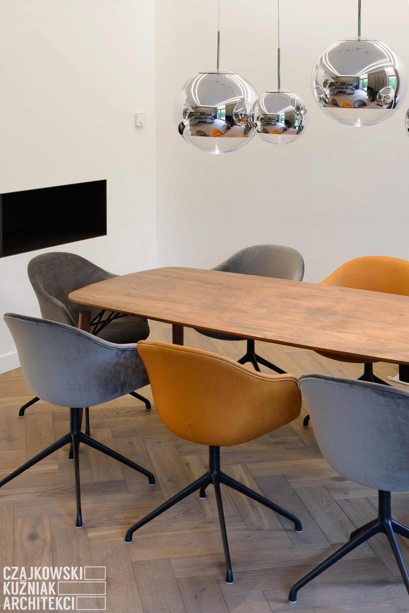 卡托维兹私人住宅的精致室内设计-10