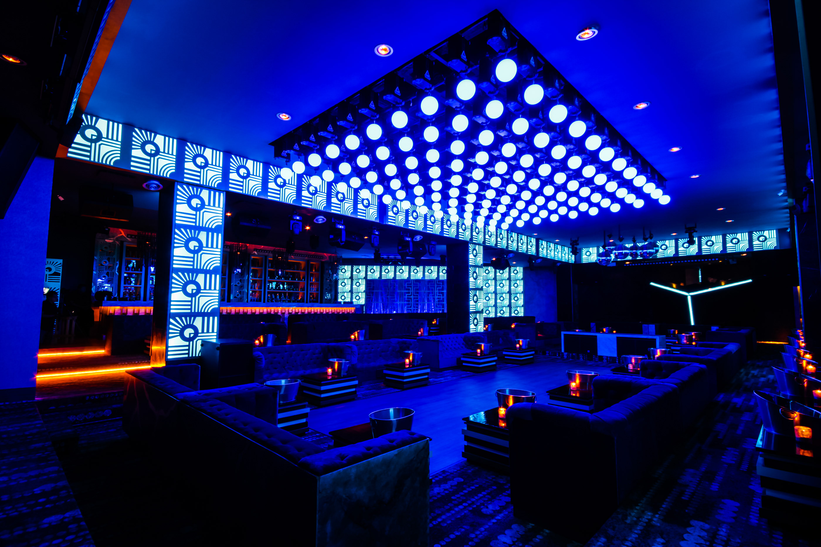 现代科技闪耀墨西哥蒙特雷高端夜店 Bisou-8