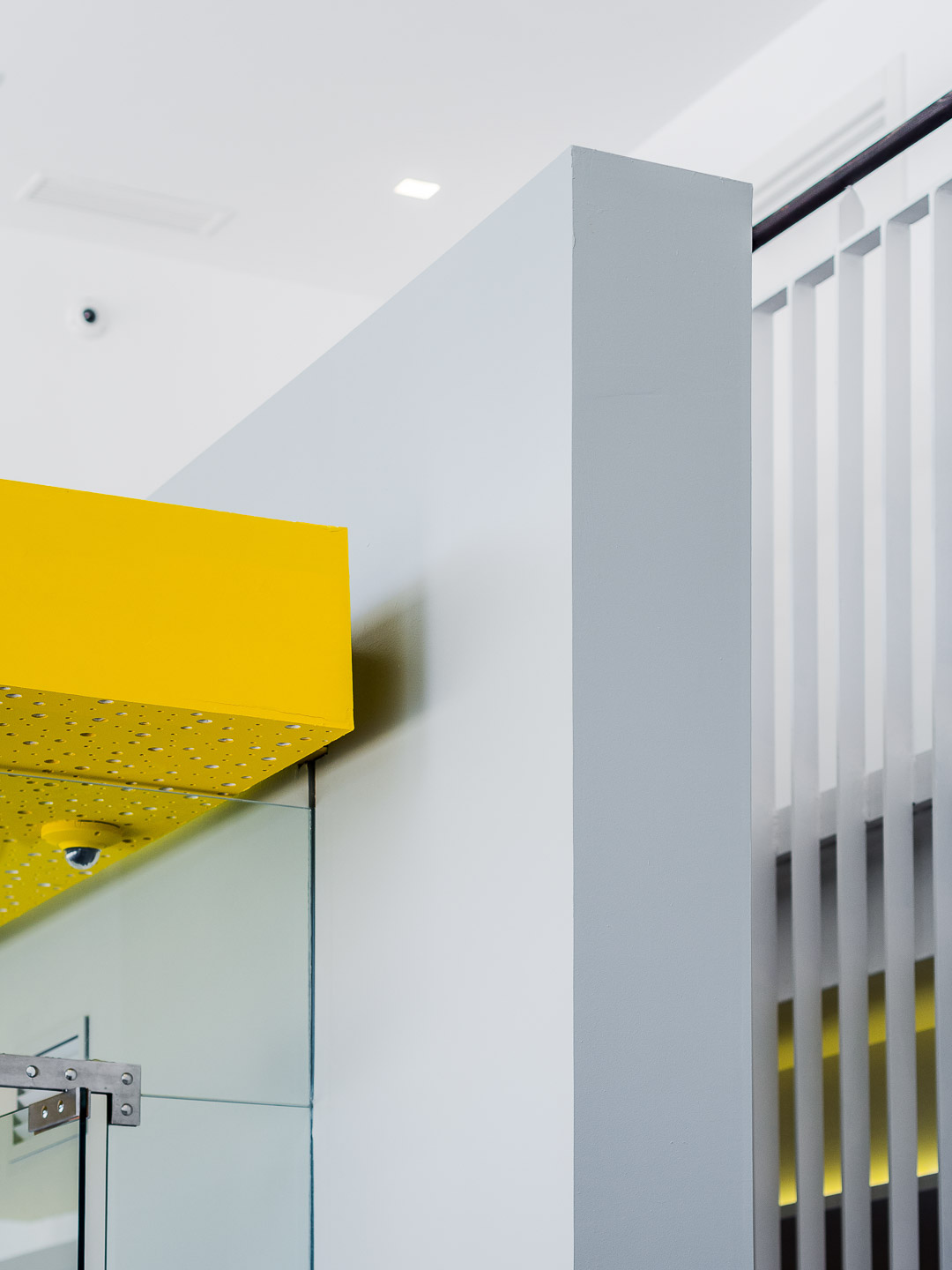 巴塞罗那牙科诊所 · 简约现代的室内设计-24