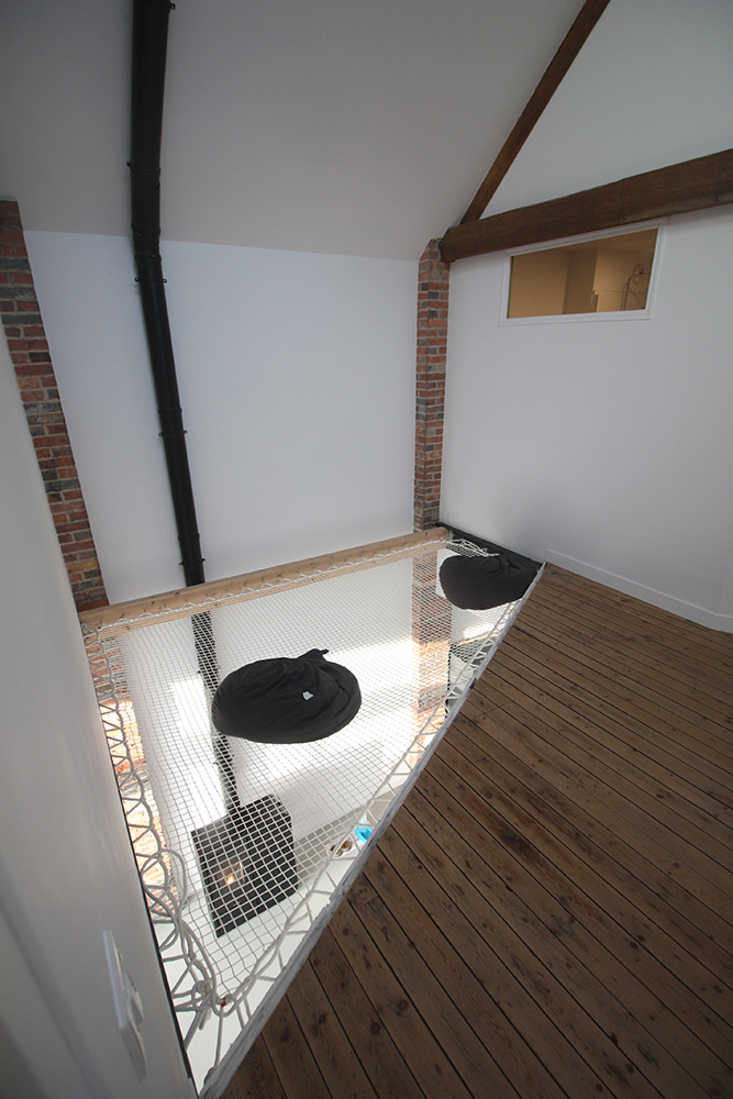 2017 年改造完成的古旧车库住宅-13