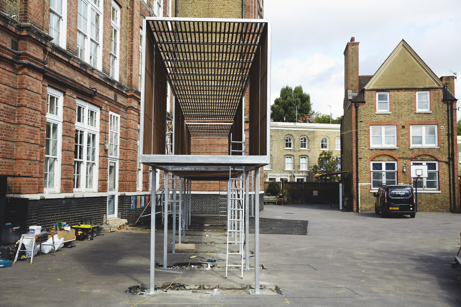 伦敦 Chisenhale 小学空中游乐场 | 创新设计,激发儿童创造力-11