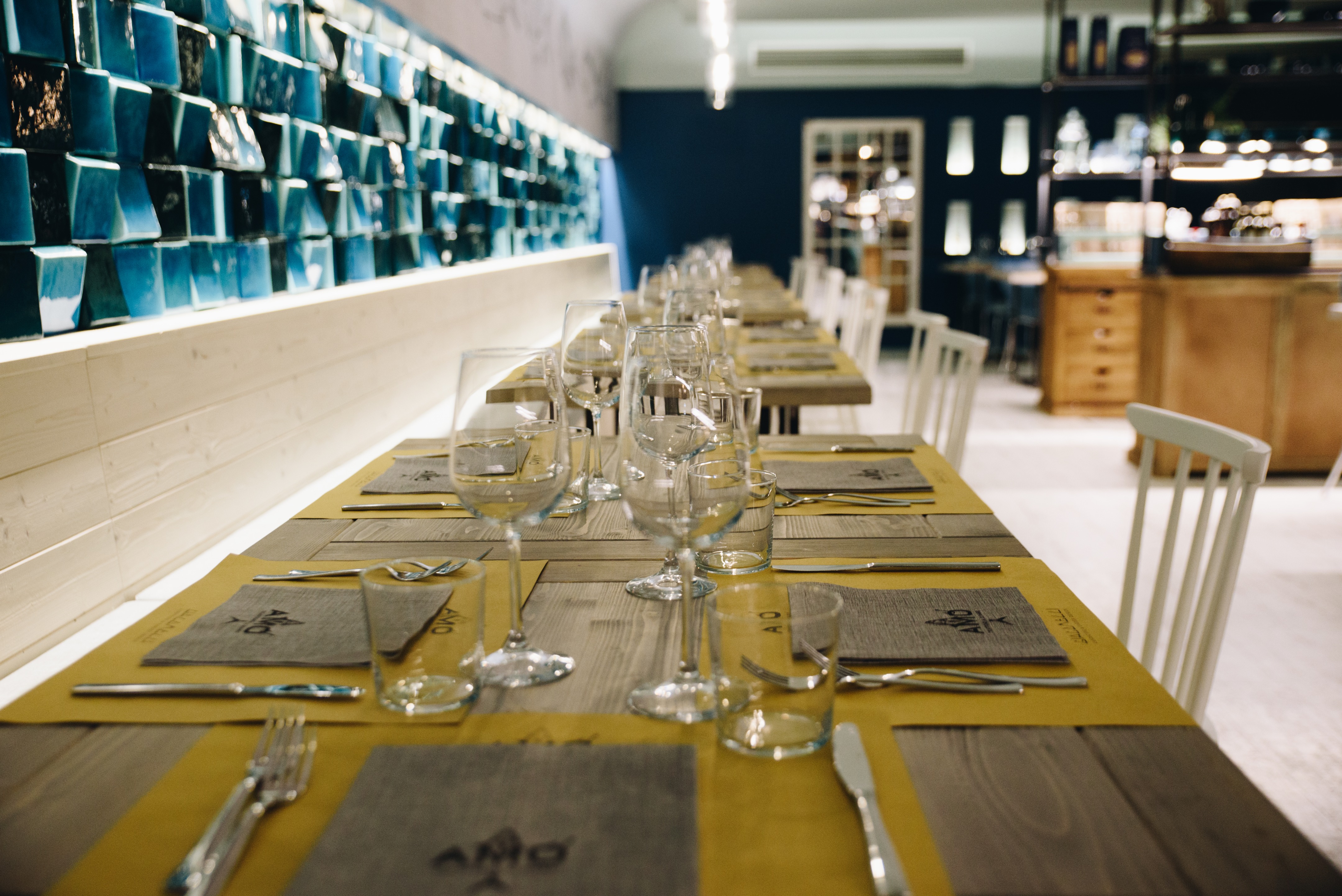 海洋主题餐厅的定制瓷砖艺术-5