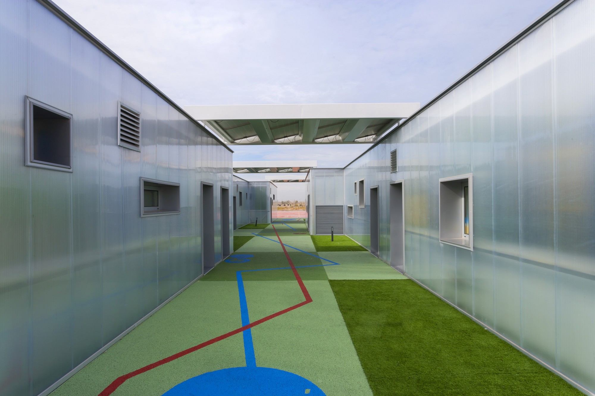 加州双层玻璃校园建筑设计-3