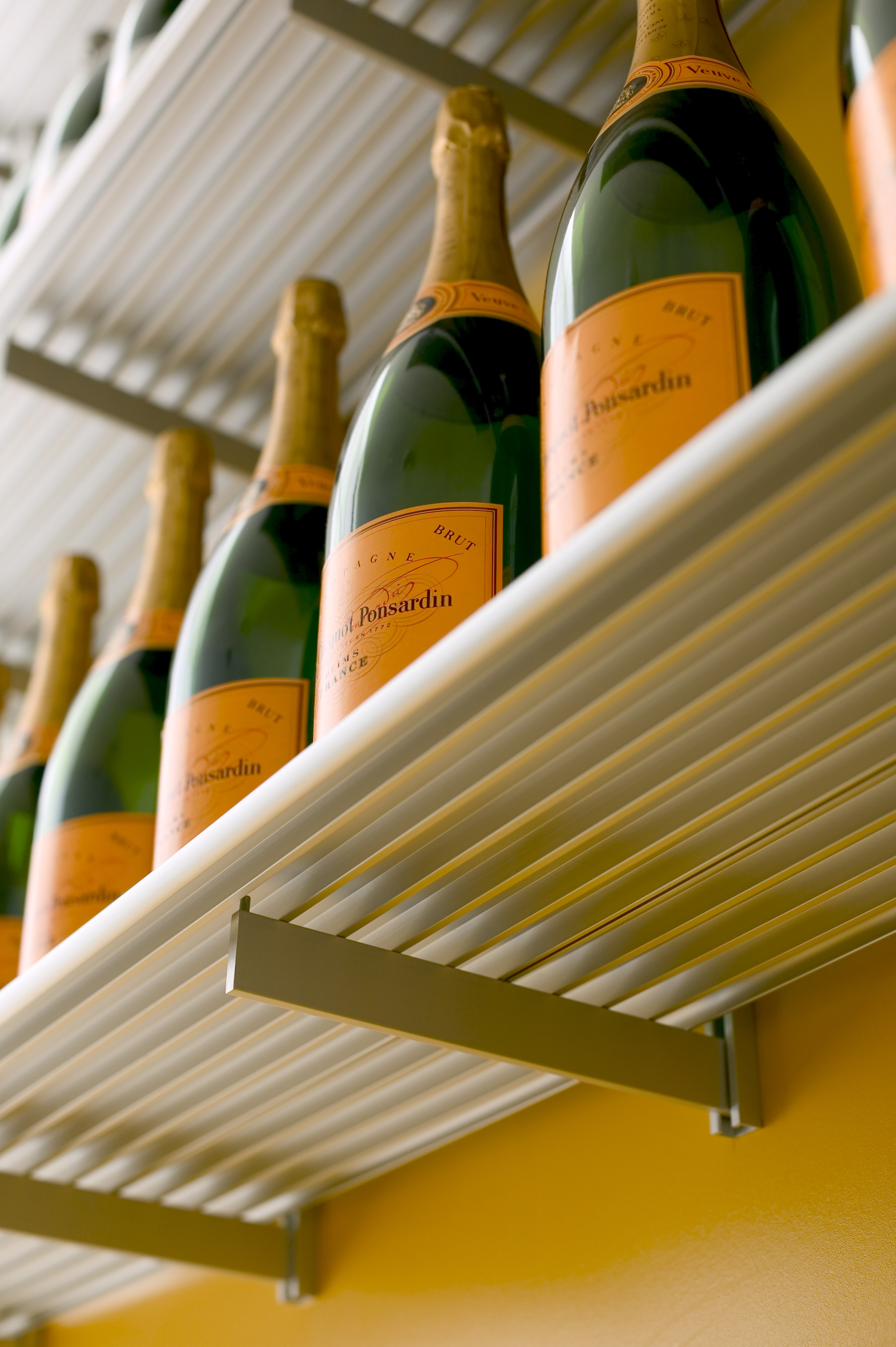 Clicquot Champagne 总部设计-7