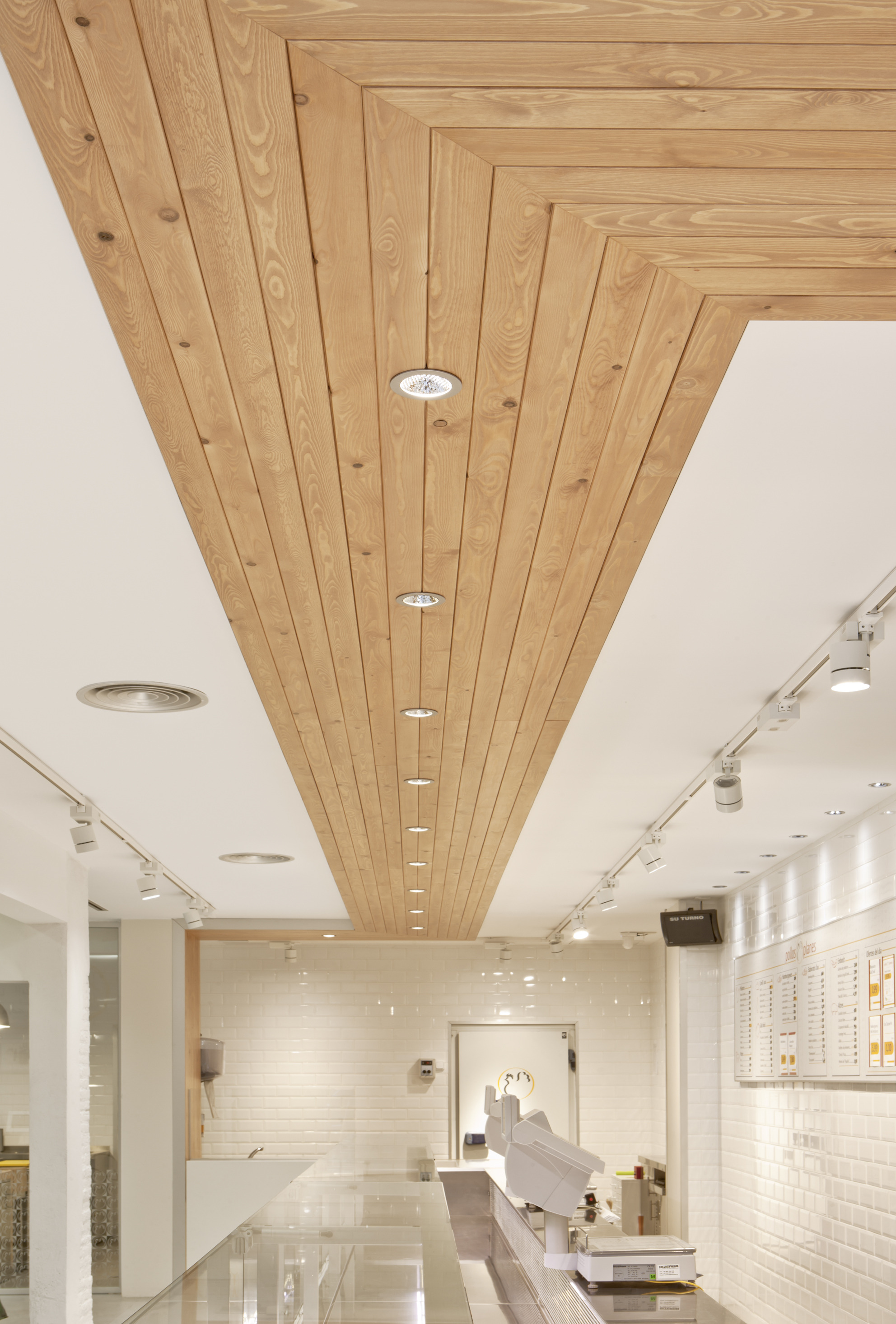 Pollos Planes Gracia 品牌翻新设计-7