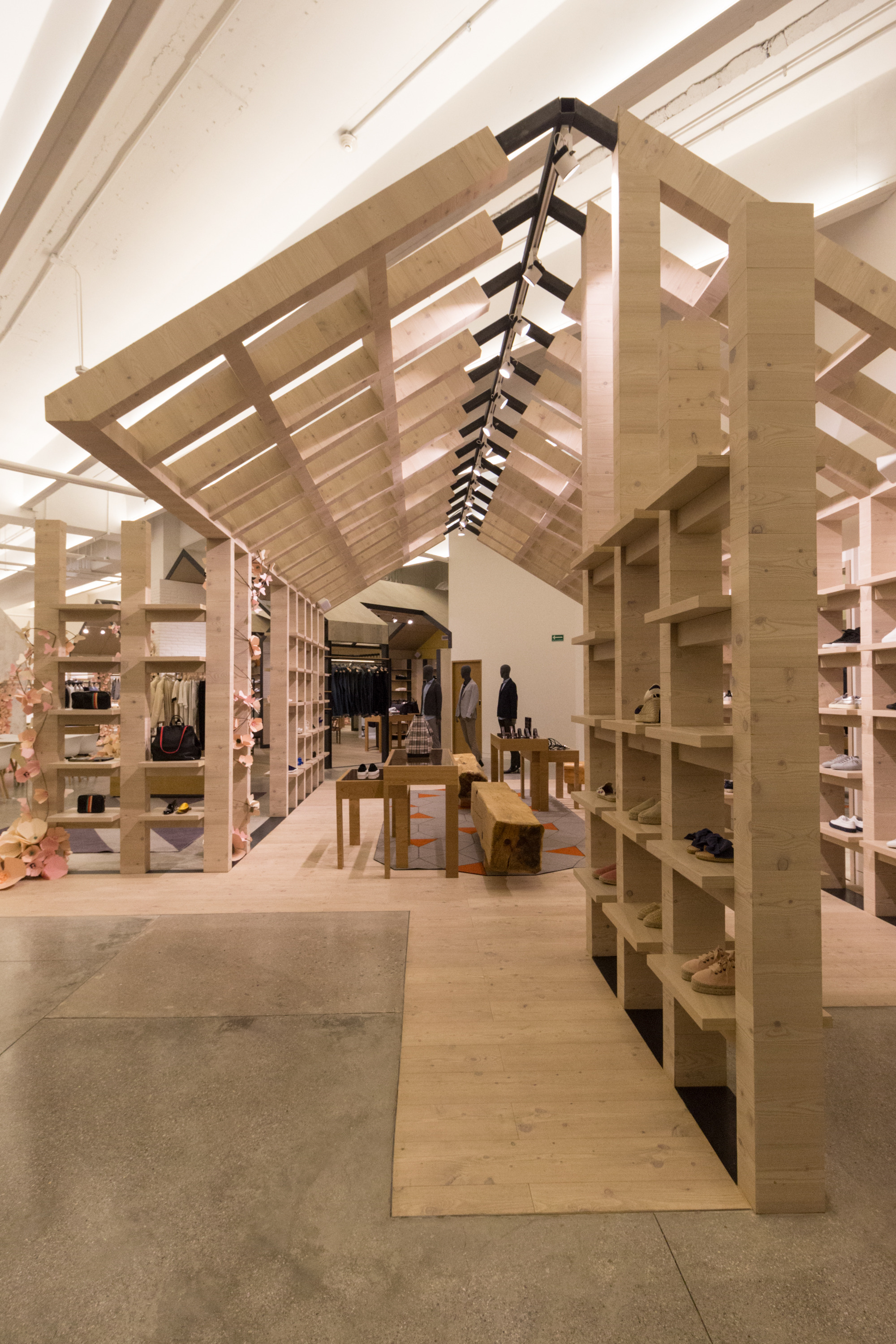 森林之韵 | 墨西哥 Silver Deer 旗舰店室内设计-16