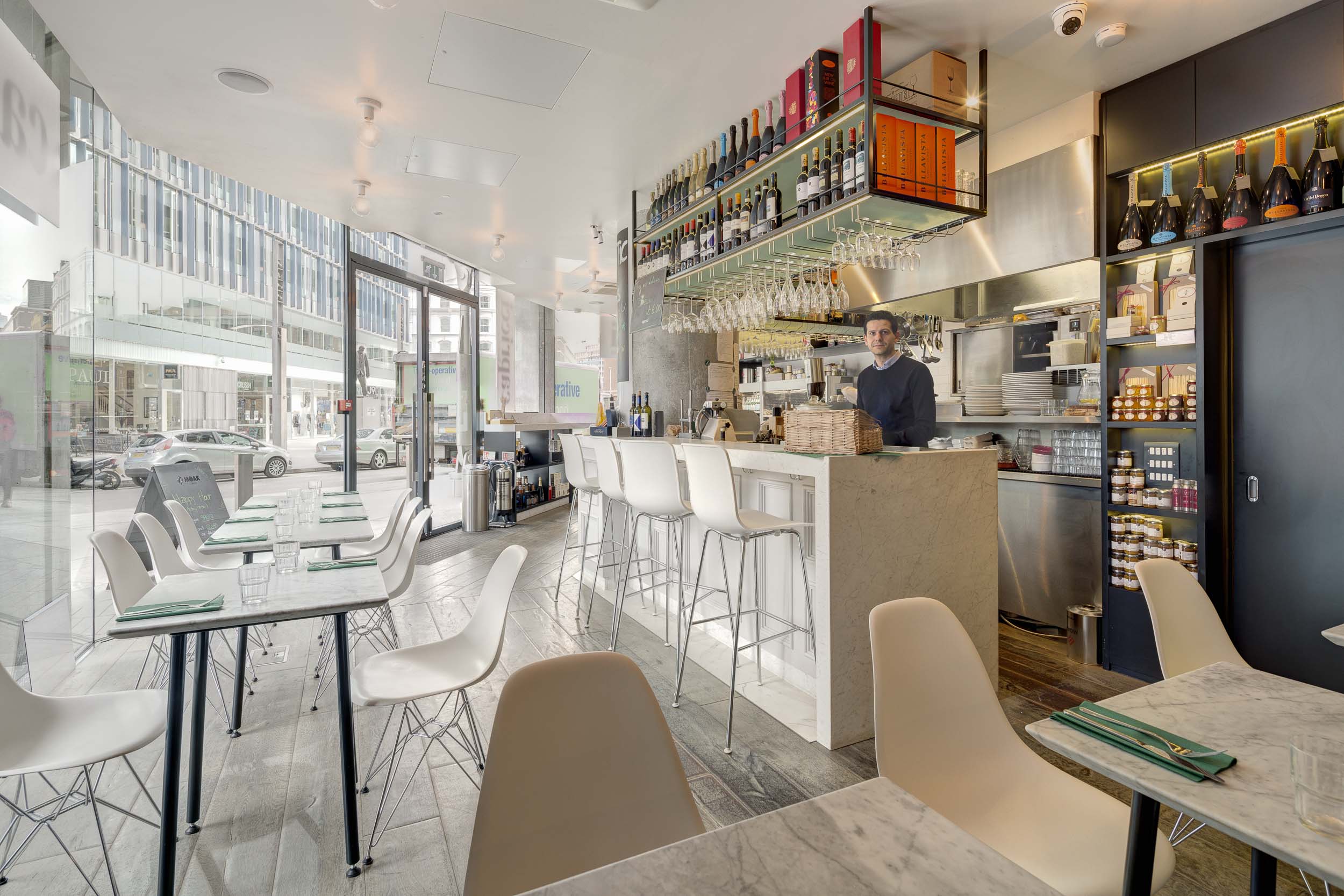 灰色协奏曲 | Capricci 餐厅的精致室内设计-2