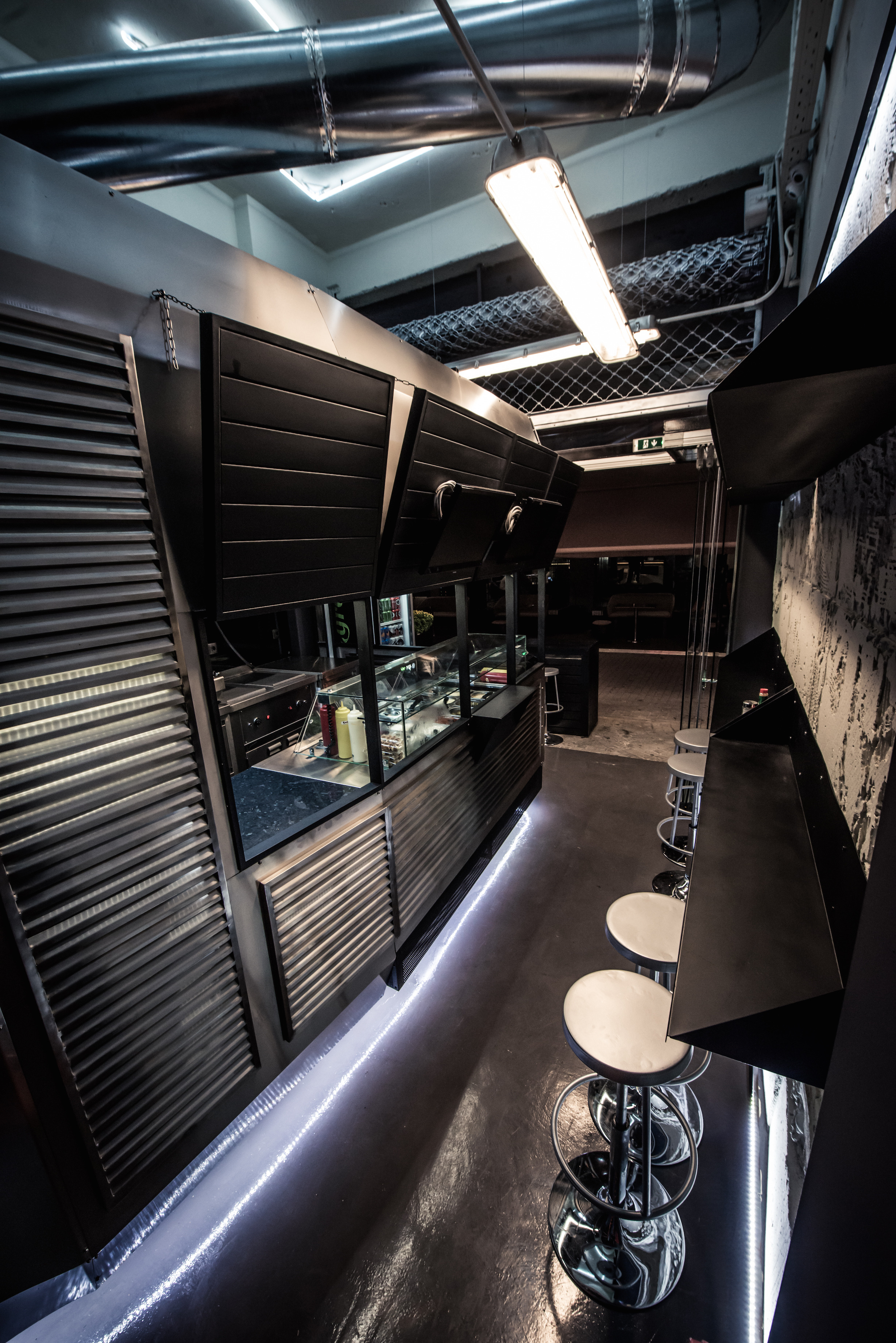 2015 年完成的混合结构餐厅设计-5