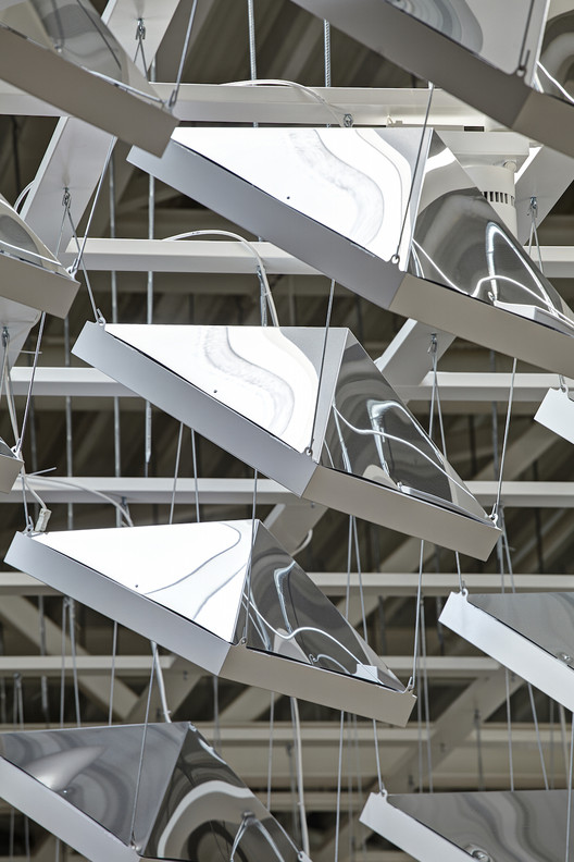 飞利浦照明总部中庭,熔岩设计的智能光“树”营造独特空间-39