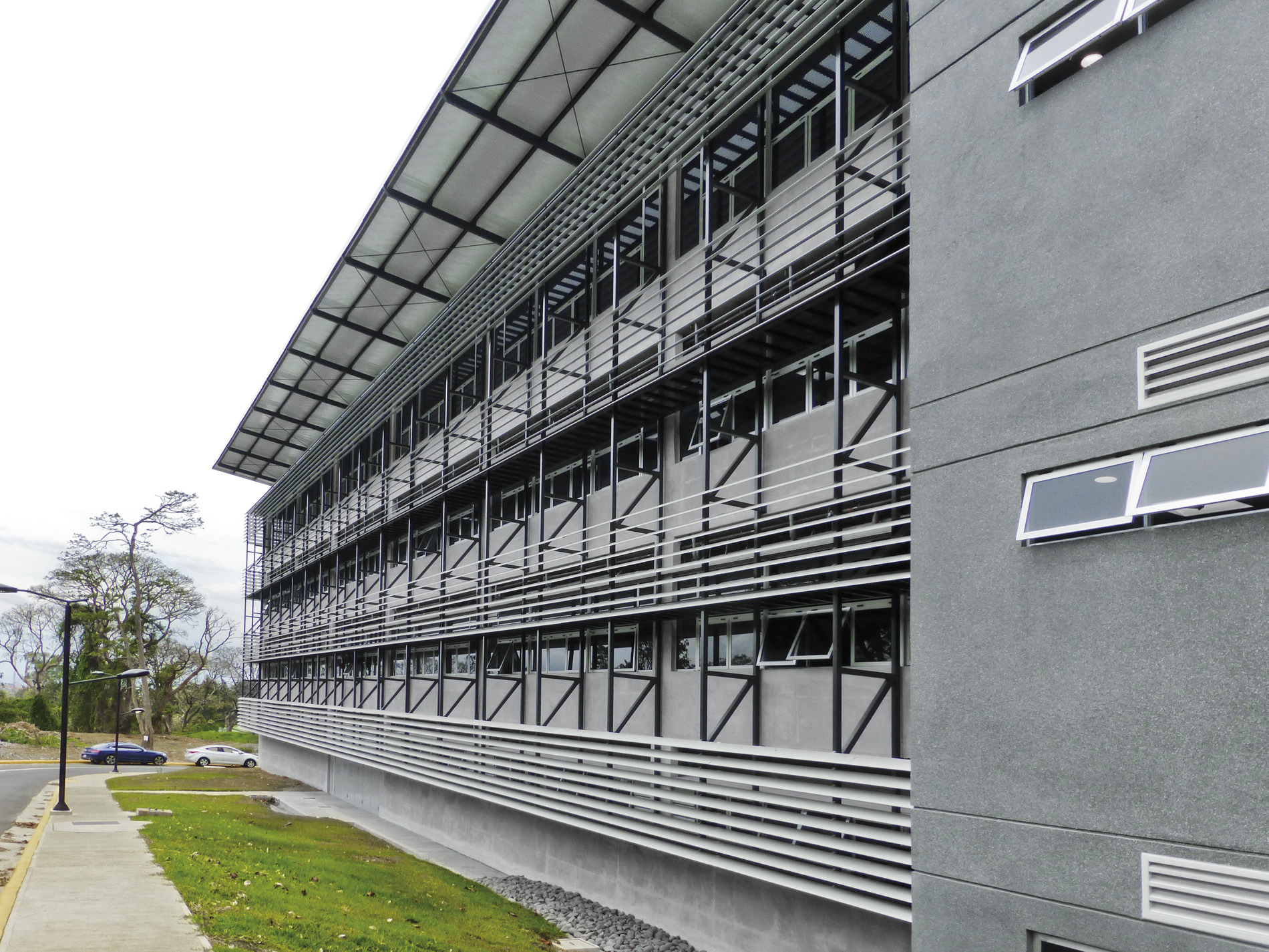 现代学院铝制百叶窗设计，节能环保，打造舒适学习空间-6