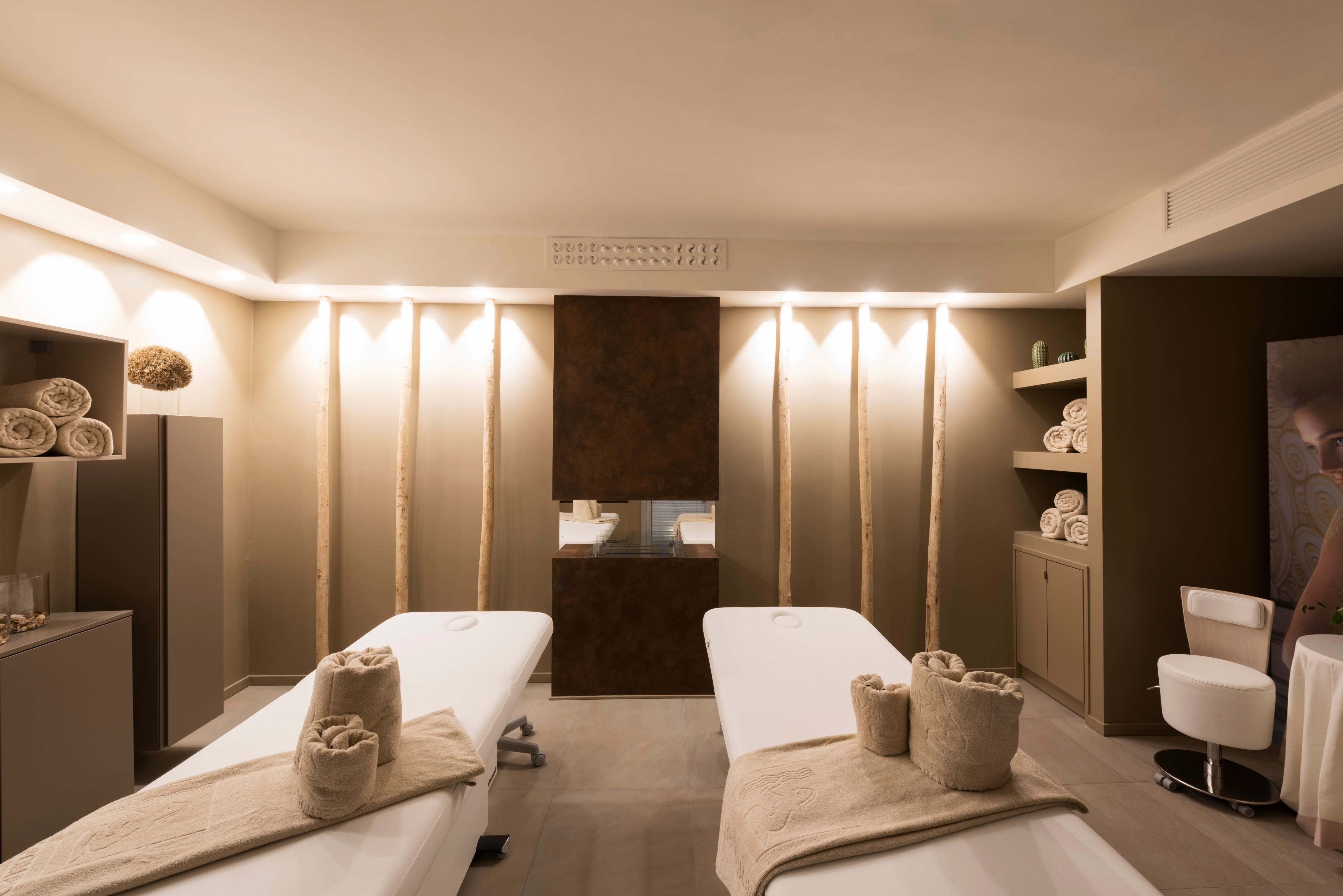温暖中性色调的温泉疗养空间-8