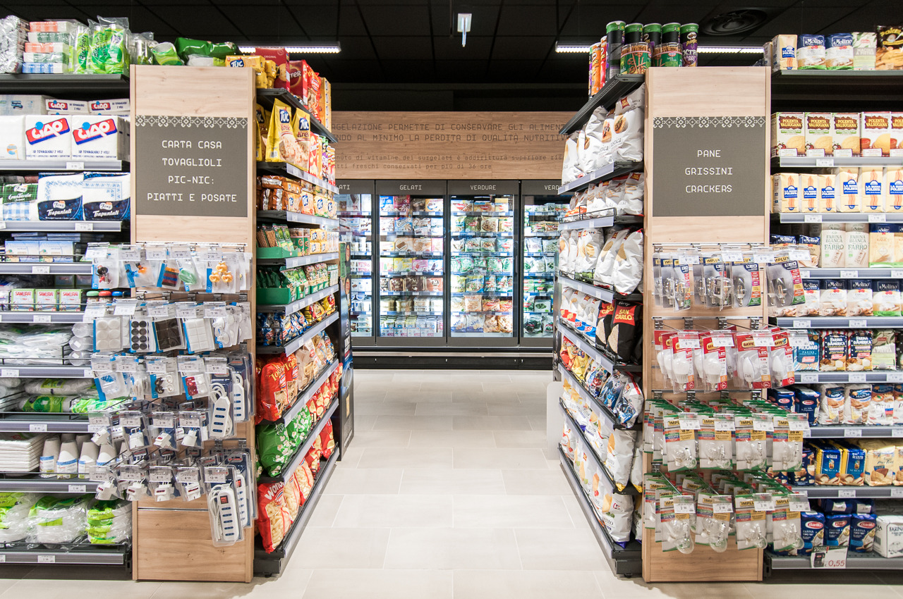 博雷洛超市由简单地-6