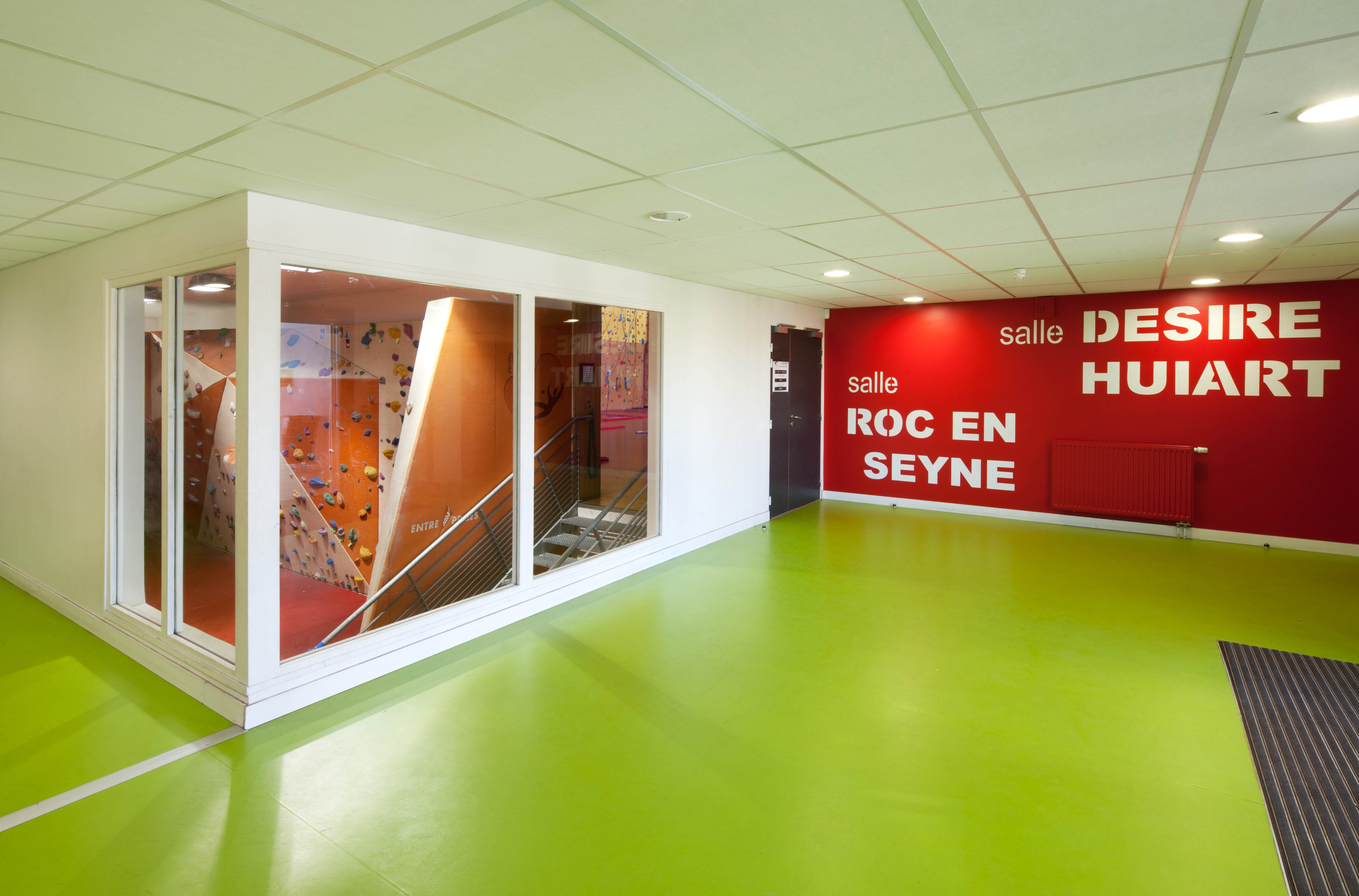 海滨运动场馆的活力空间 · 法国勒瑞体育场的室内设计-3