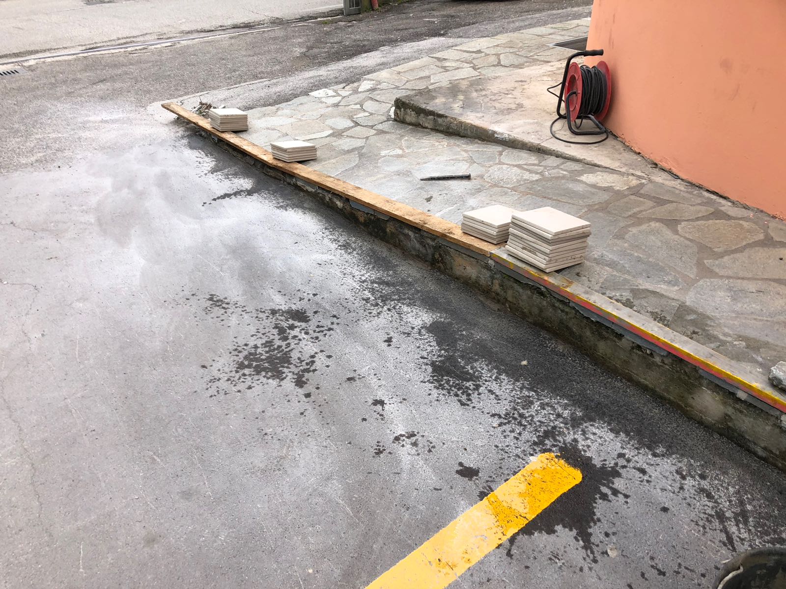 2018 年完成的商铺入口人行道设计-1