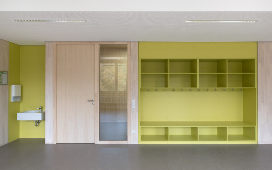 瓦伊辛恩 Pestalozzischule 校园设计 | 临时建筑的绿色革新-9