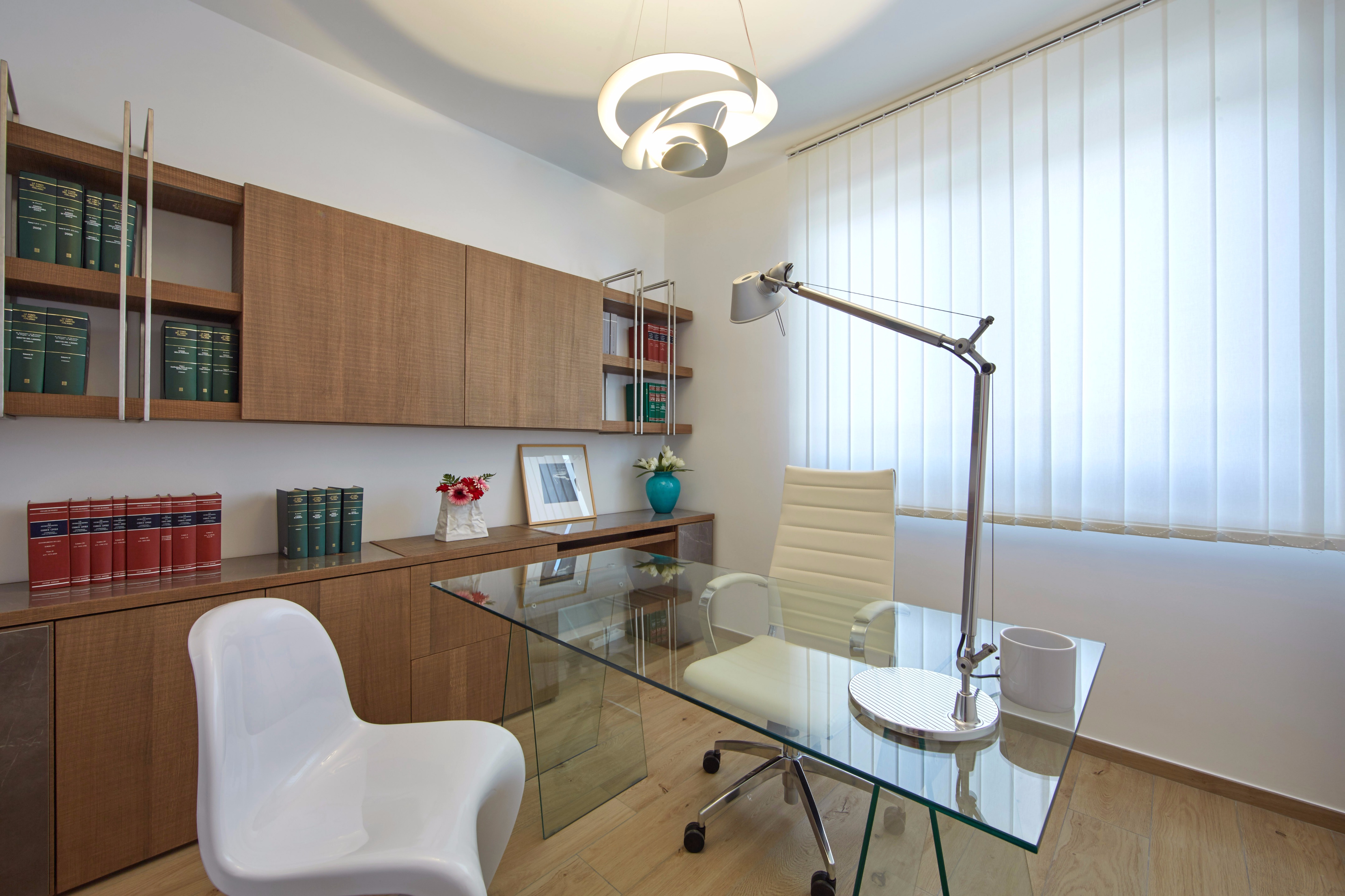 微型公寓变身多功能专业工作室-12