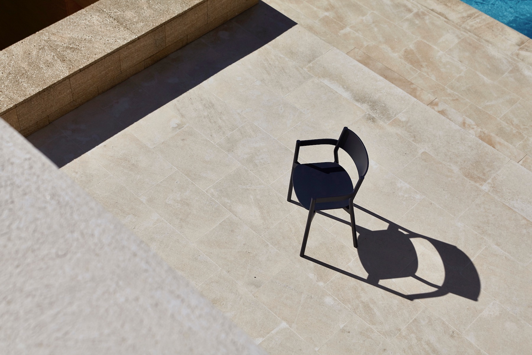 伦敦设计师 Timothée Mion 的极简主义椅子 Plouf-18