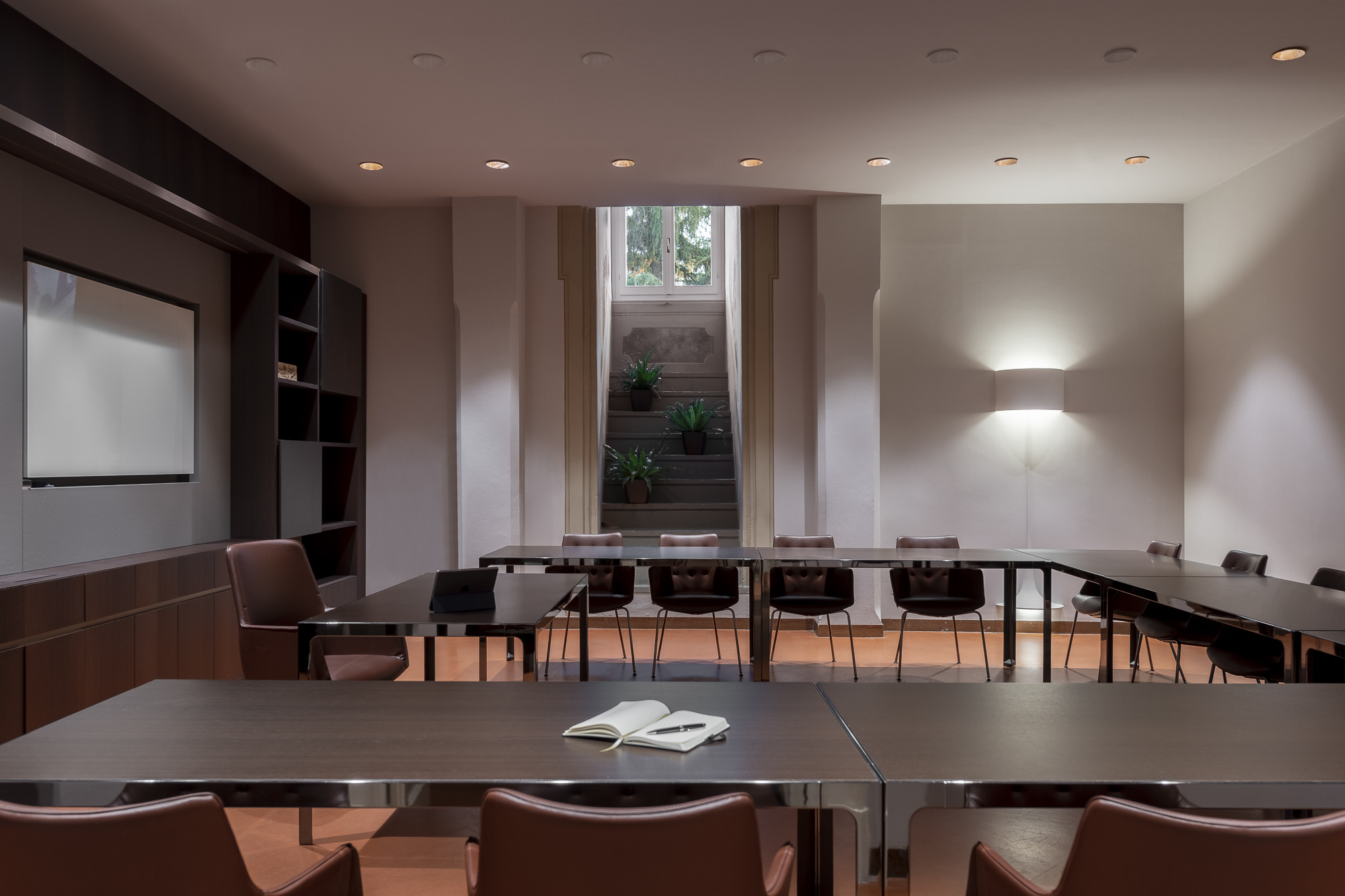 博洛尼亚 16 世纪别墅变身企业学院,历史与现代完美融合-11