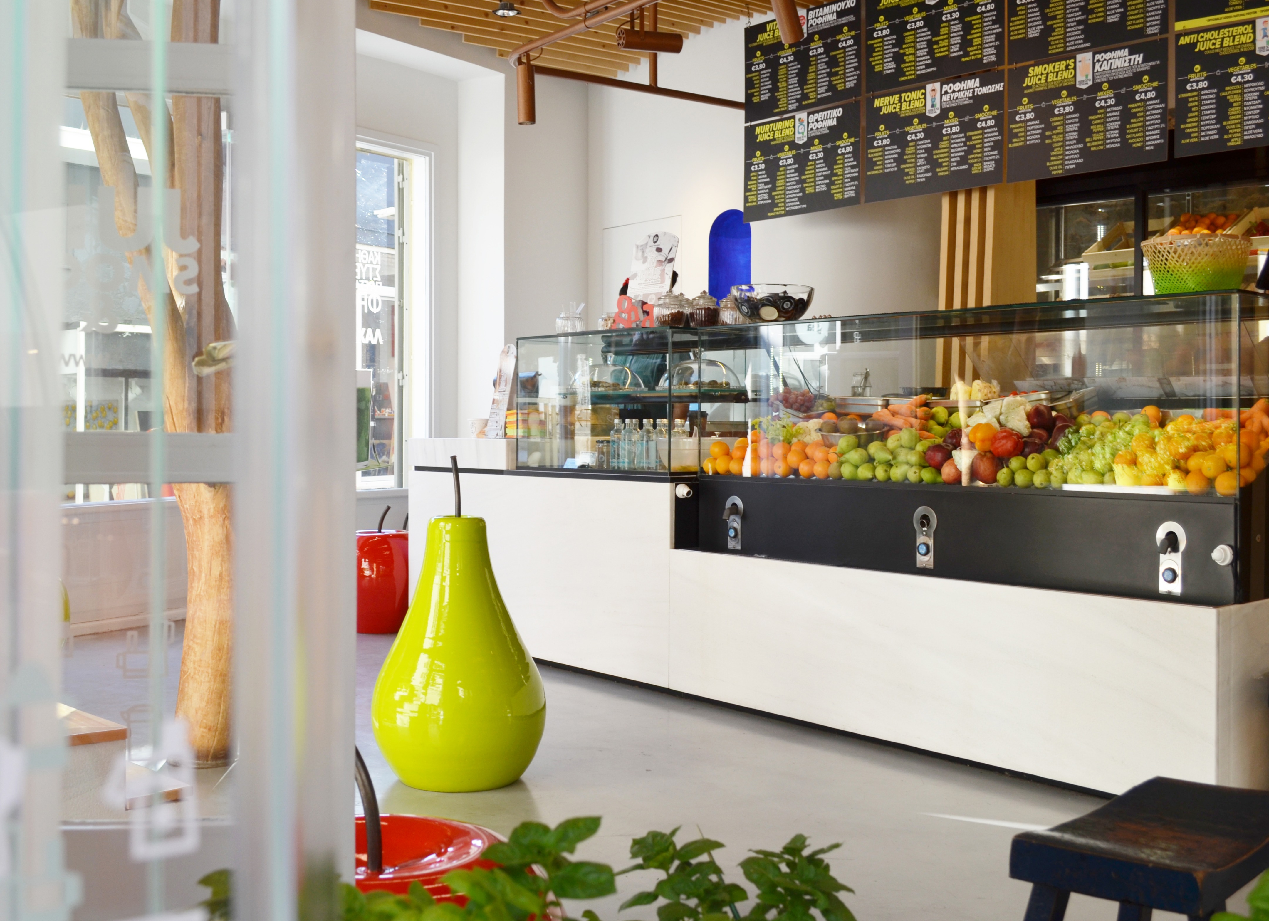 雅典 NOVAGEA 果汁吧 | 融入希腊传统与自然的现代空间-10