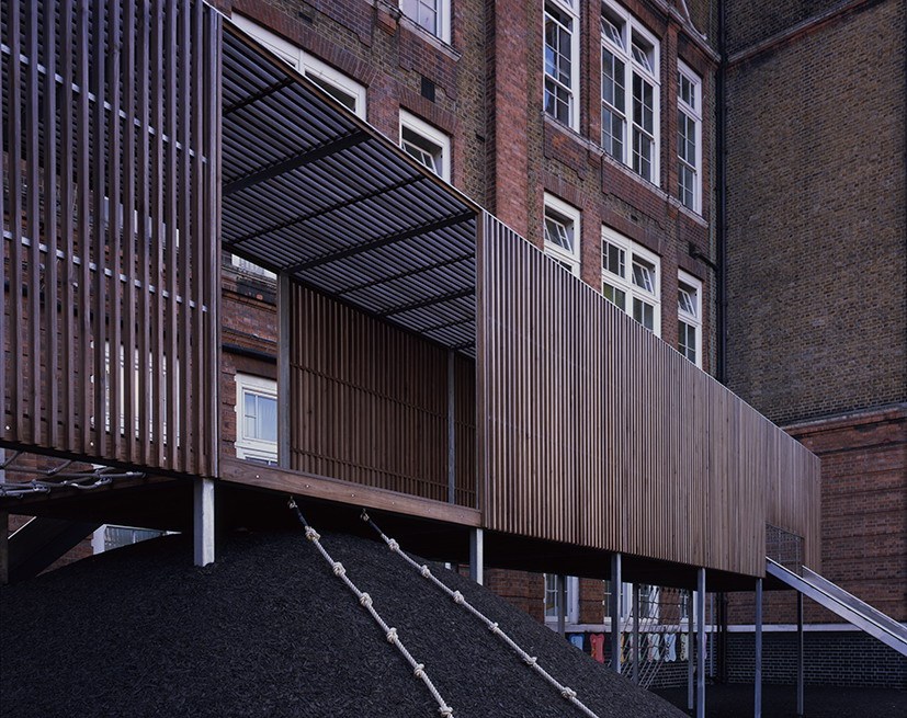 伦敦 Chisenhale 小学空中游乐场 | 创新设计,激发儿童创造力-3