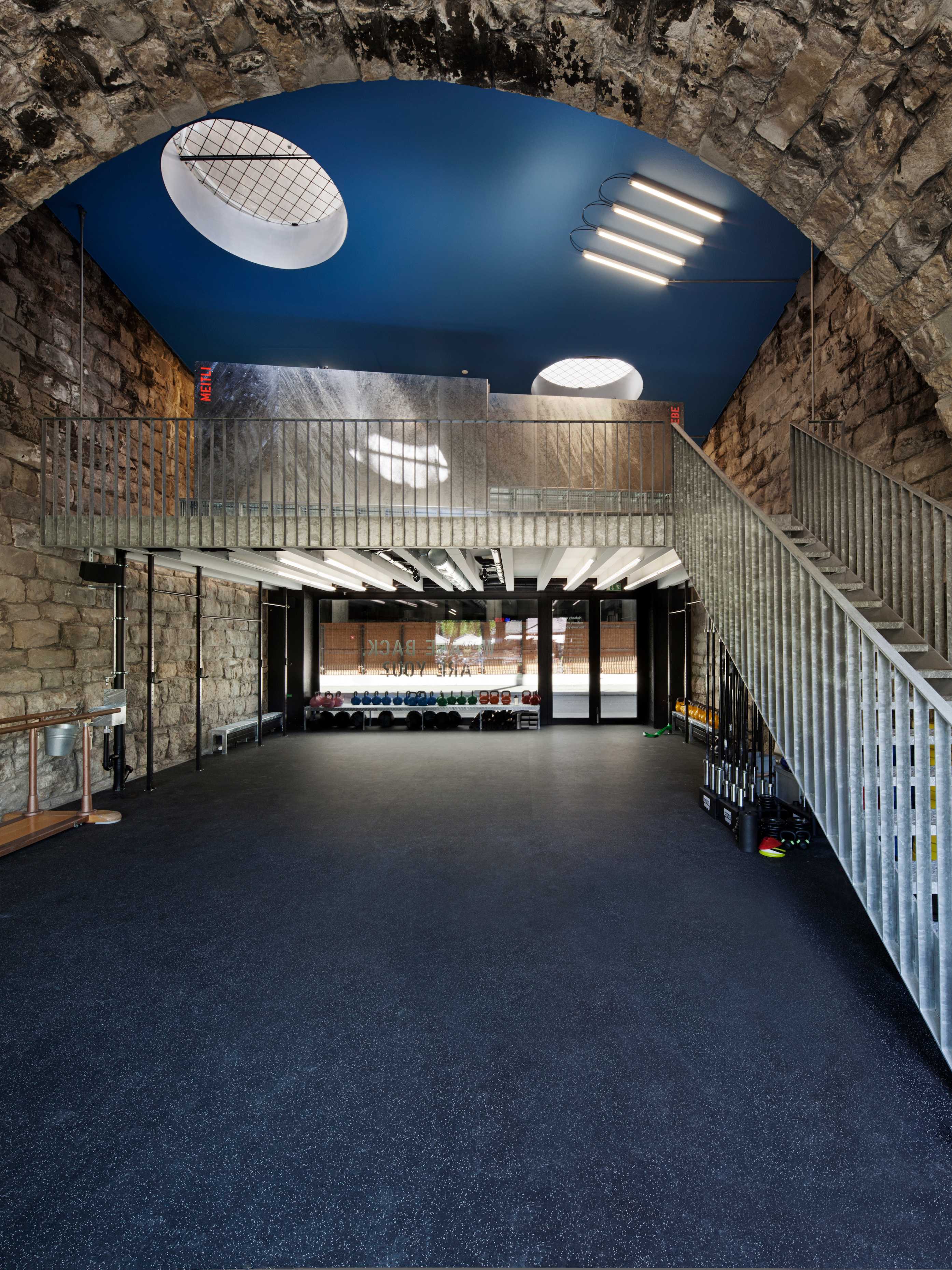 巴尔博亚 Viadukt 健身中心-0