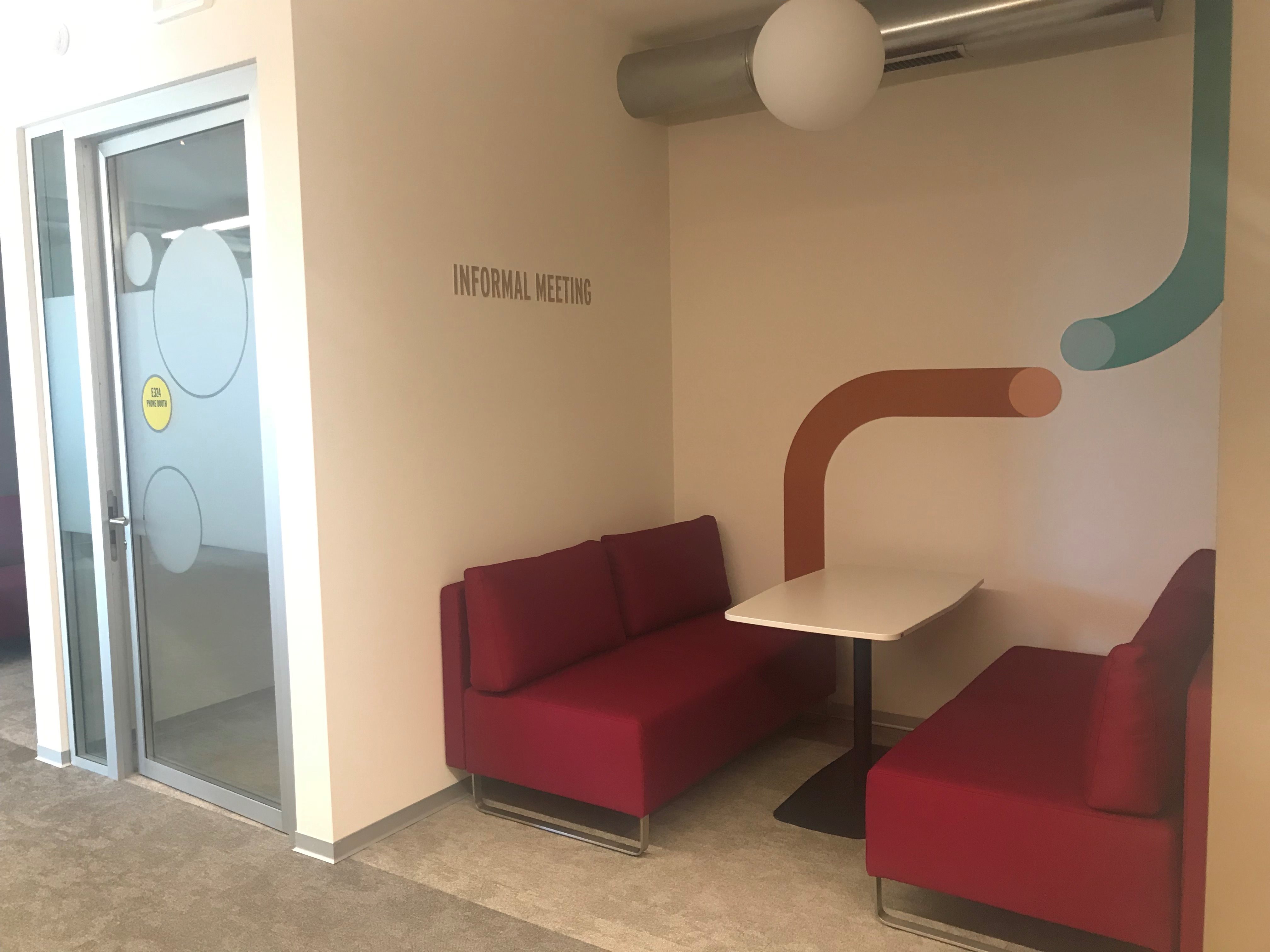 电信公司总部打造高效休闲办公空间-23