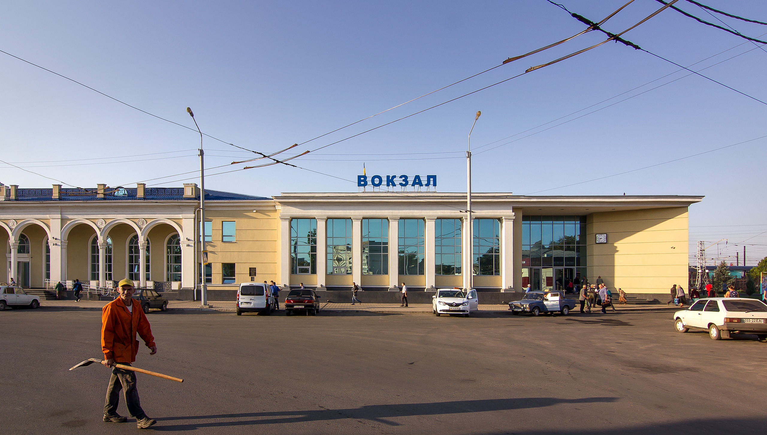 乌克兰斯洛伐茨克火车站室内设计案例分析-9