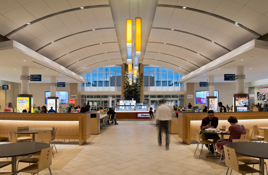 莱克丝助力 80 年代购物中心翻新，Lynnhaven Mall 现代重生-9