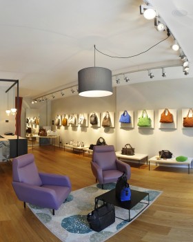 La Tannerie 皮具展示店室内设计
