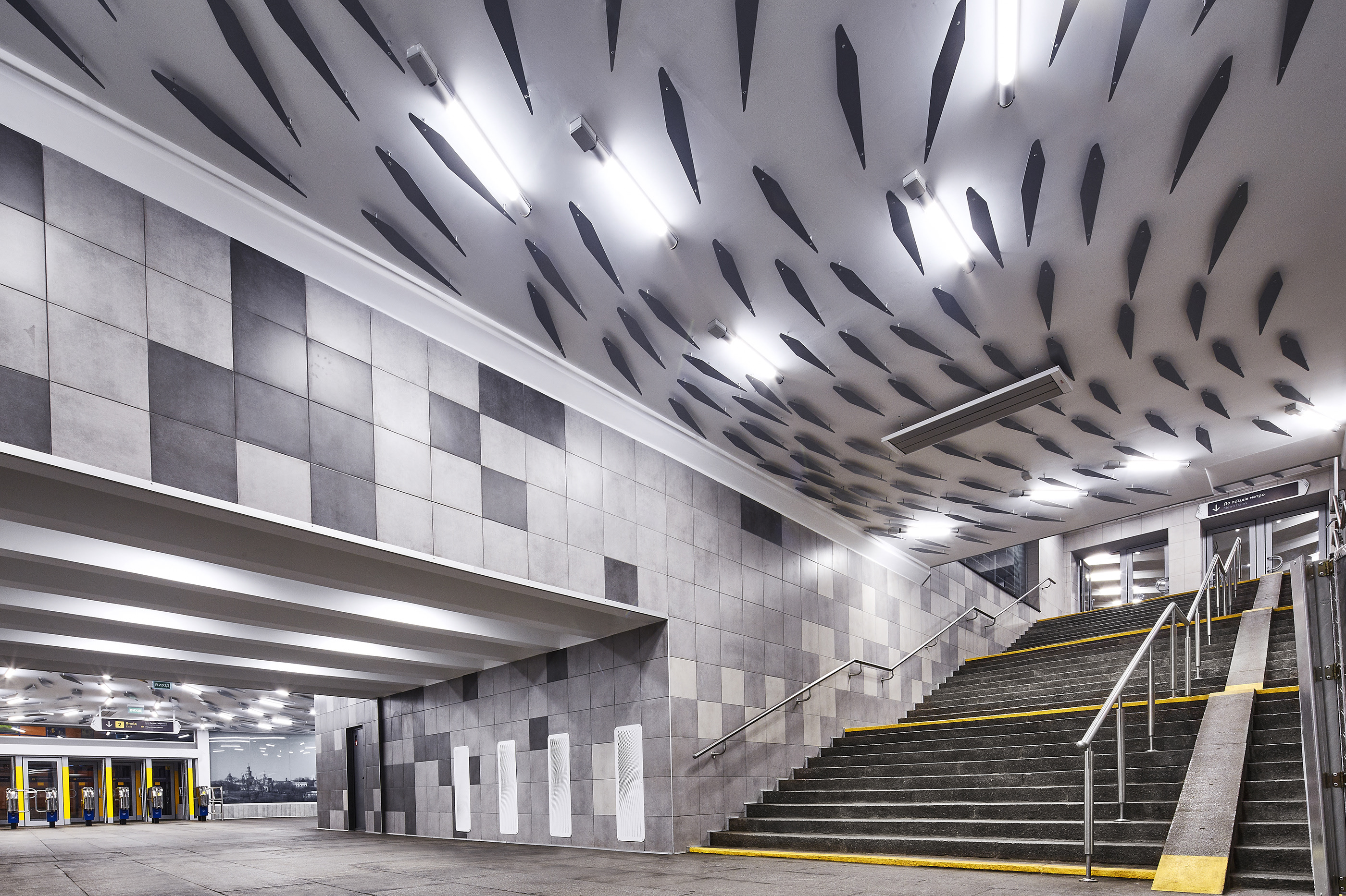 2017 年完成的基辅地铁站“利沃贝雷日娜”内部翻新设计-5
