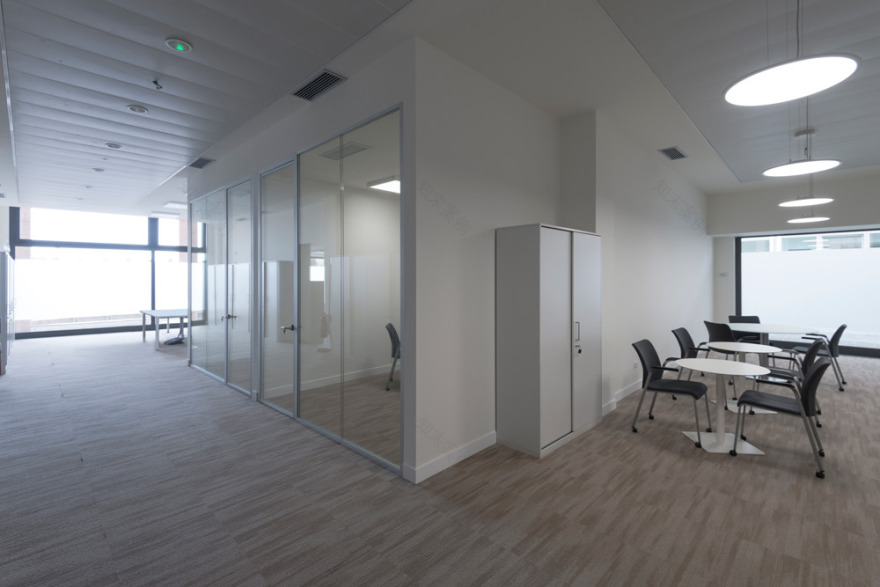 保险公司办公室翻新-3