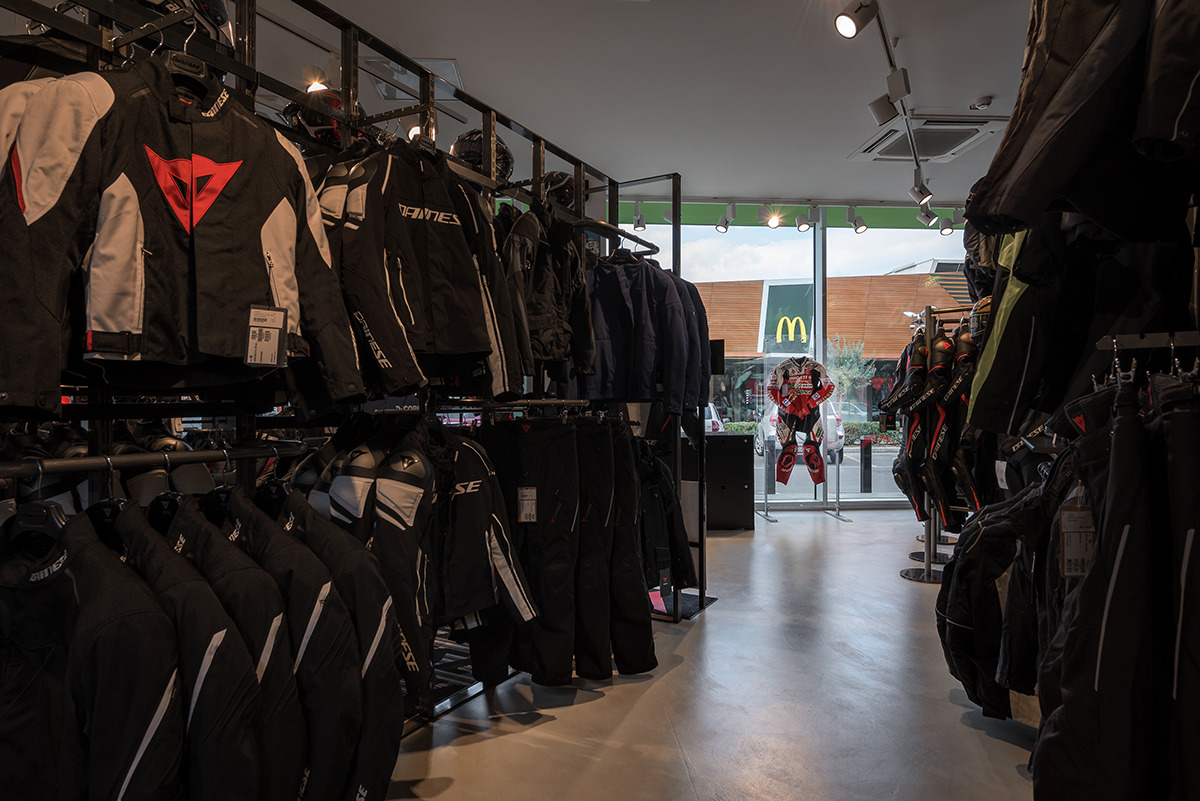 永恒的树脂地面 | Dainese Store 案例解析-7