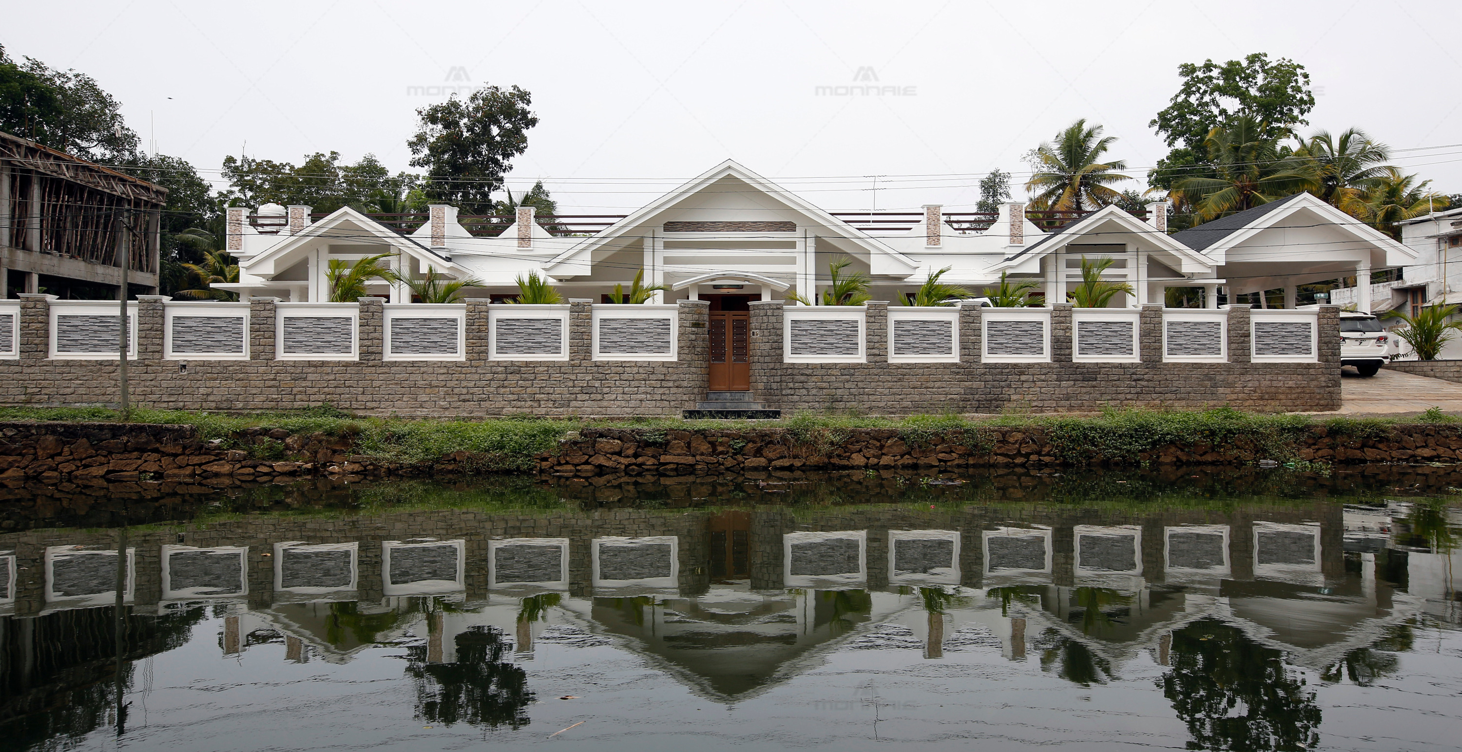 "2017 年完成的印度 Kochi 现代住宅设计"-1