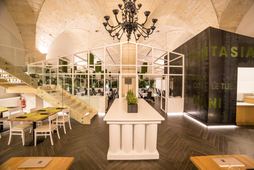 旧工厂变身高雅现代餐厅-4