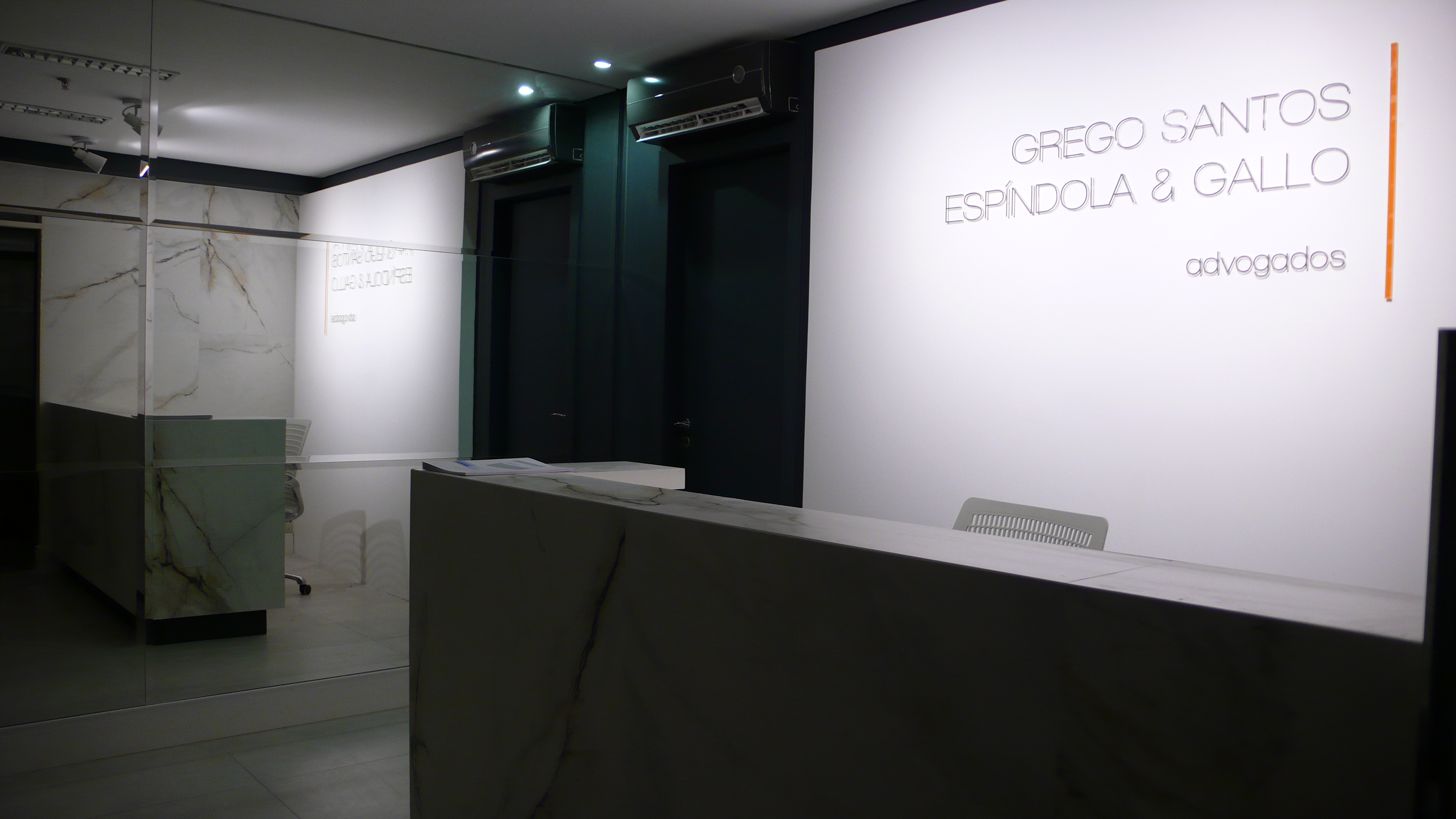 巴西 Maringá律师事务所办公室 - 休闲与专业的完美融合-1